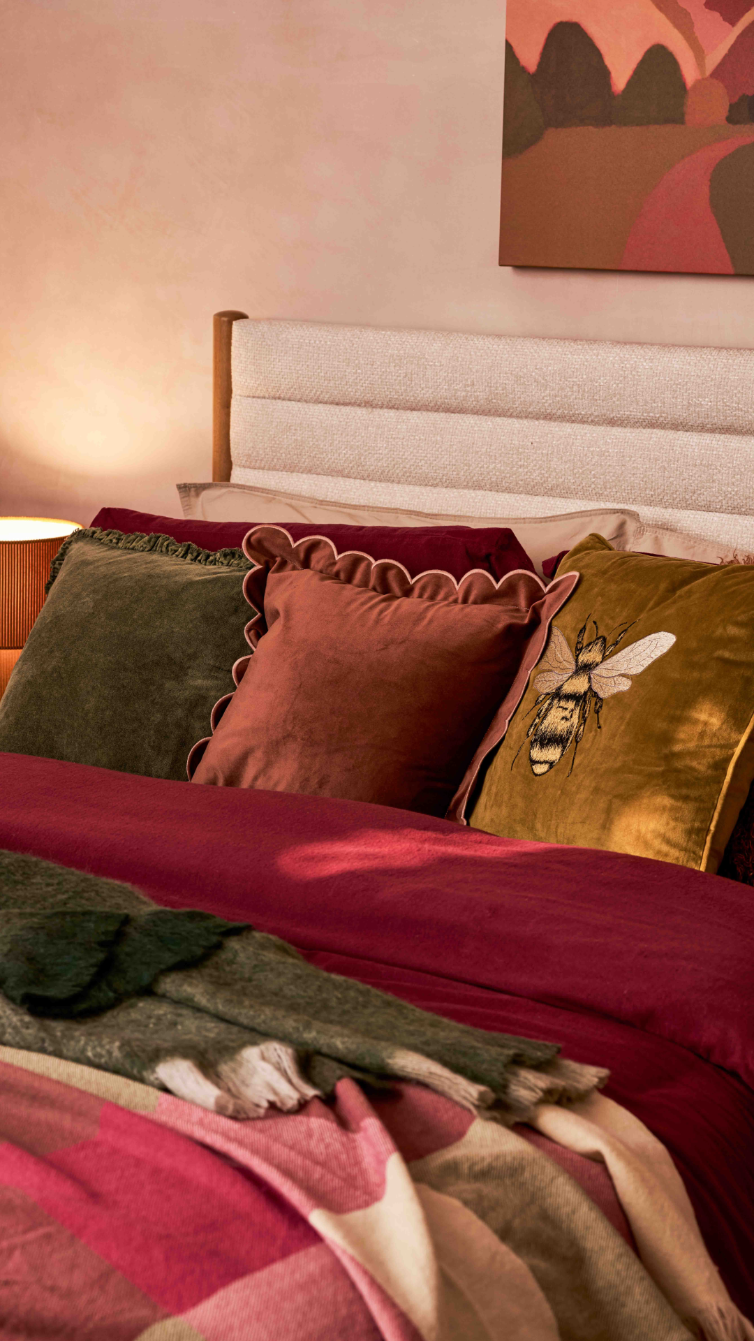 Wayfair Facebook ad: Ease Into Autumn