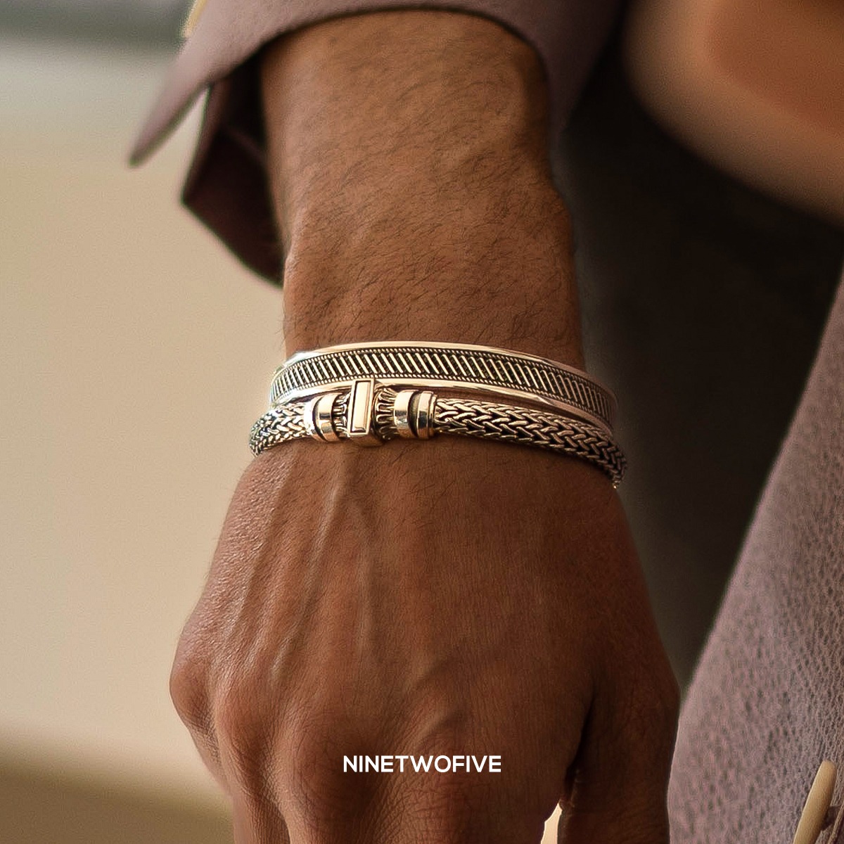 Ninetwofive Facebook ad