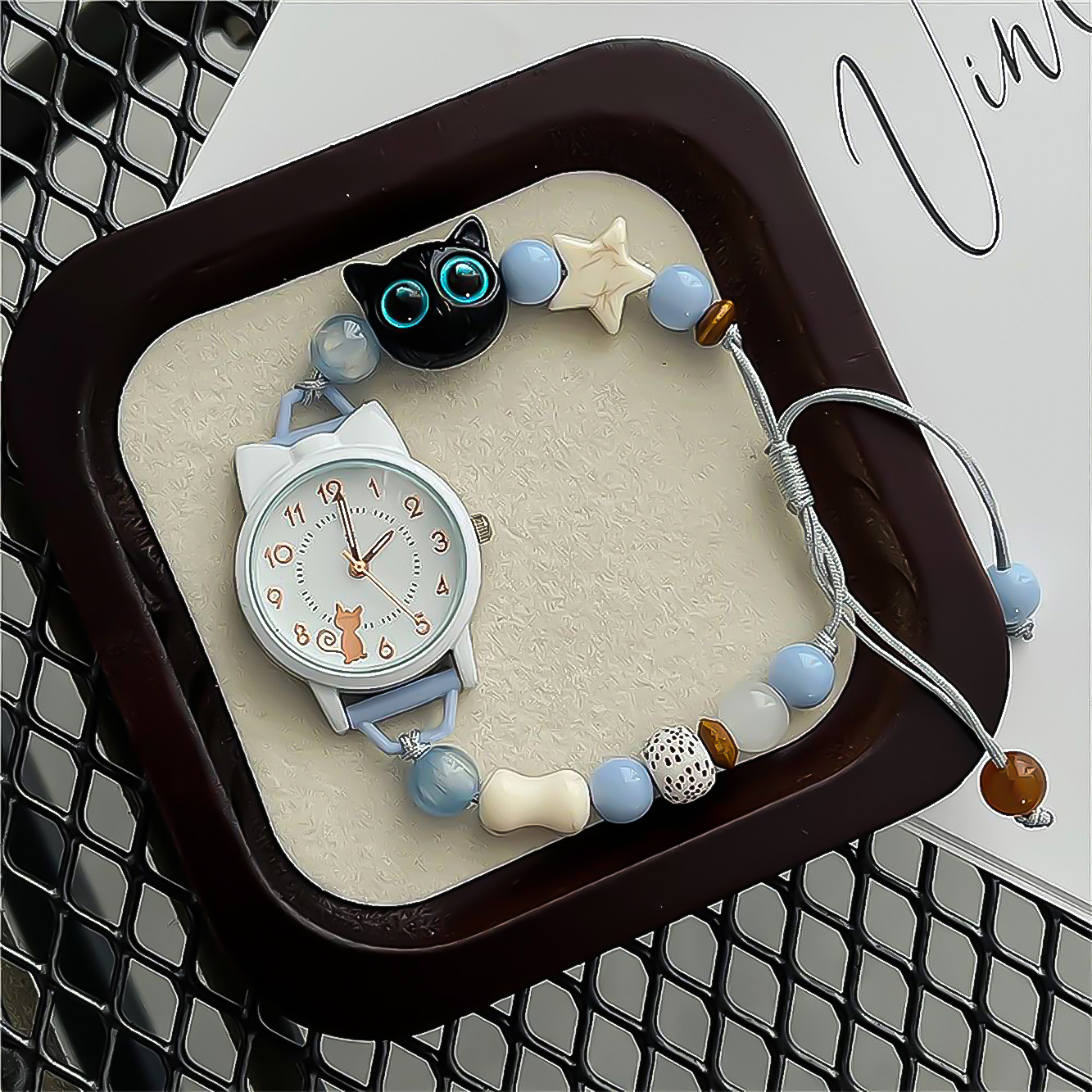 Jinghui Facebook ad: Hot-selling women's watches direct from factory.