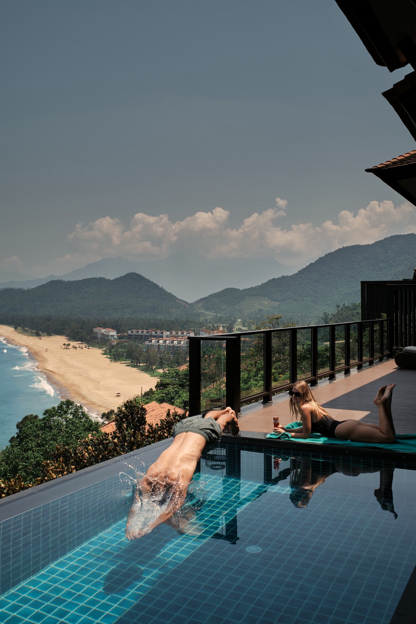 Banyan Tree Lăng Cô Facebook ad: Which private pool villa calls to you?