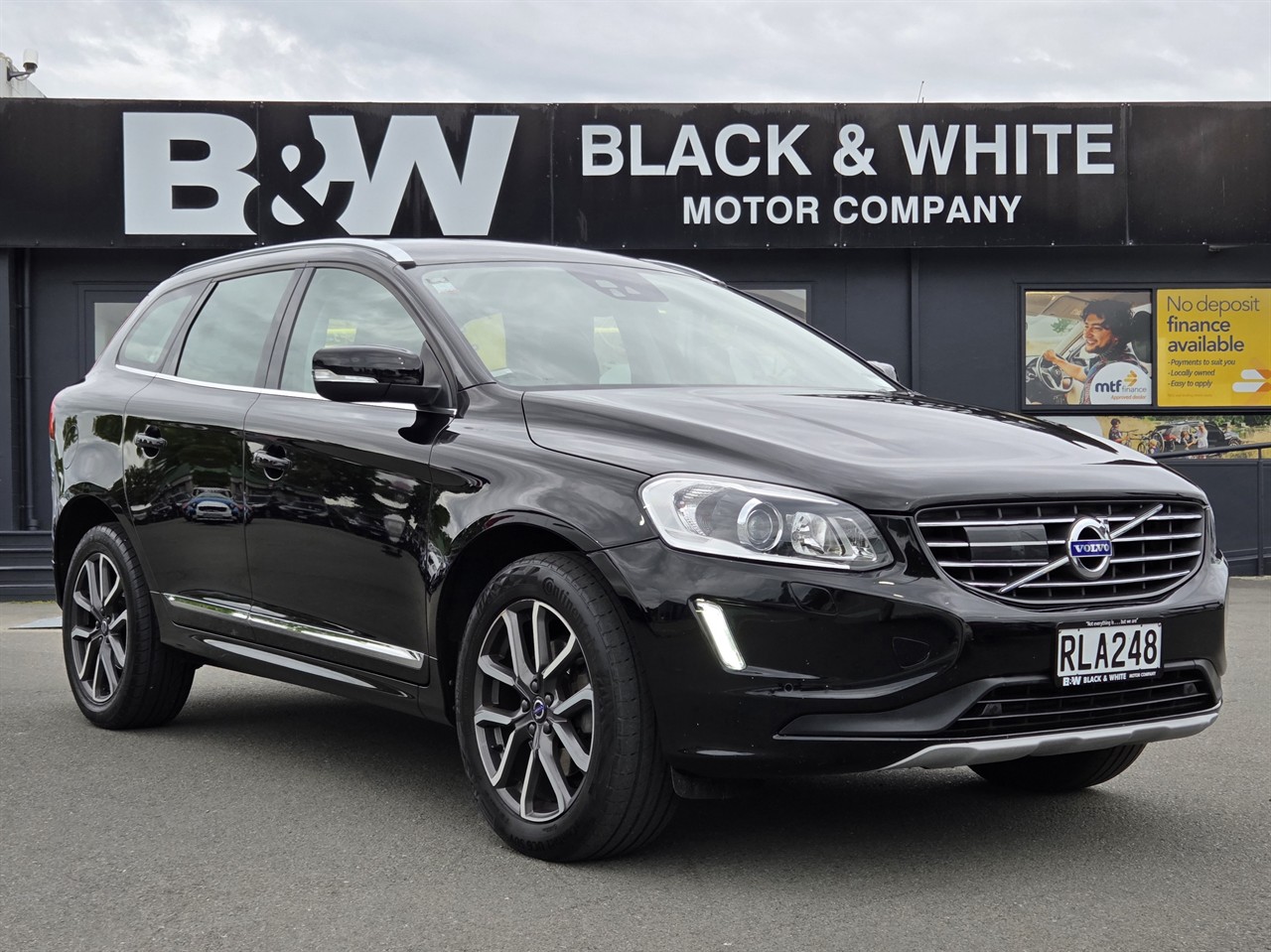 Black & White Motor Company Facebook ad: 2017 Volvo XC60 T5 AWD LUXURY 2.0P