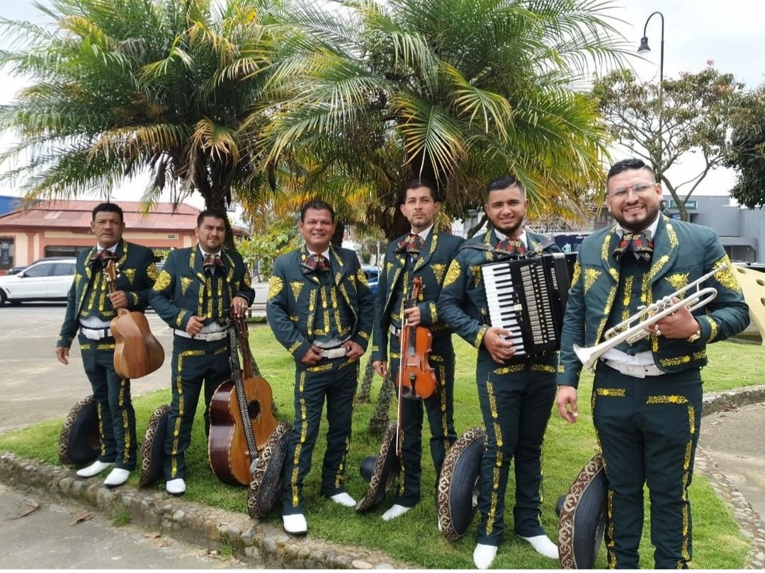 Mariachi primavera de Costa Rica 70330590 Facebook ad: SERENATAS DE AMOR
