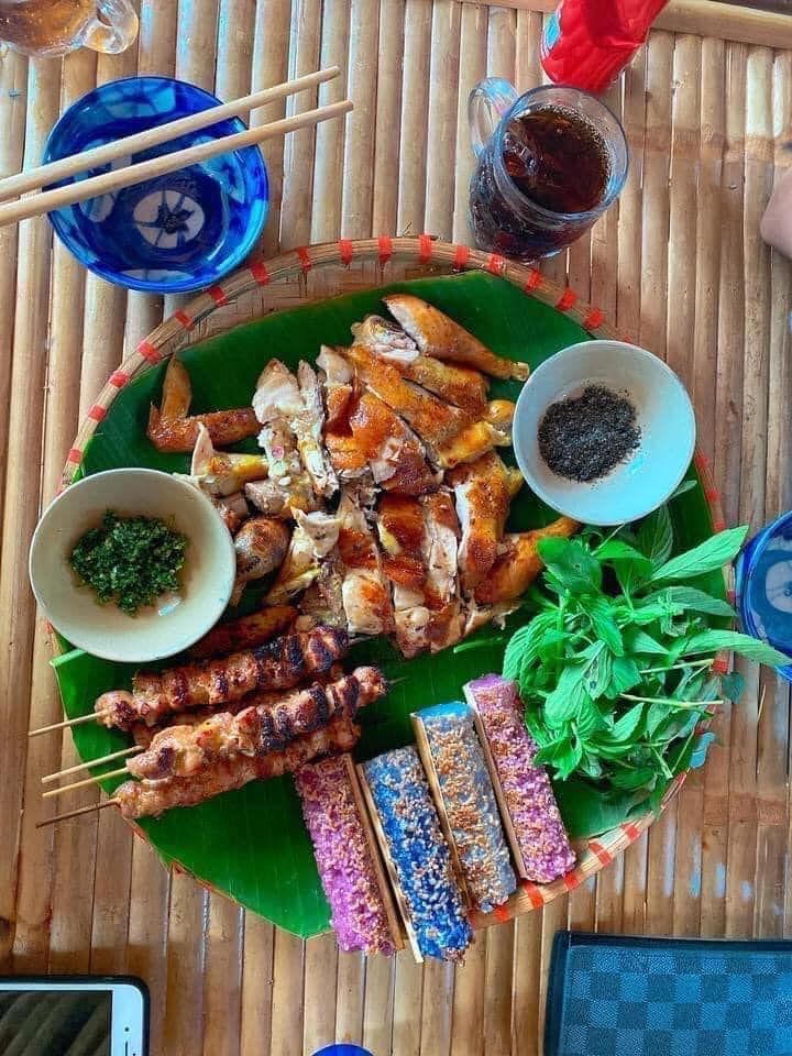 Gà nướng, cơm lam, đặc sản tây nguyên Facebook ad: 𝐂𝐎̛𝐌 𝐋𝐀𝐌 𝐆𝐀̀ 𝐍𝐔̛𝐎̛́𝐍𝐆 (𝐋𝐈̃𝐍𝐇)