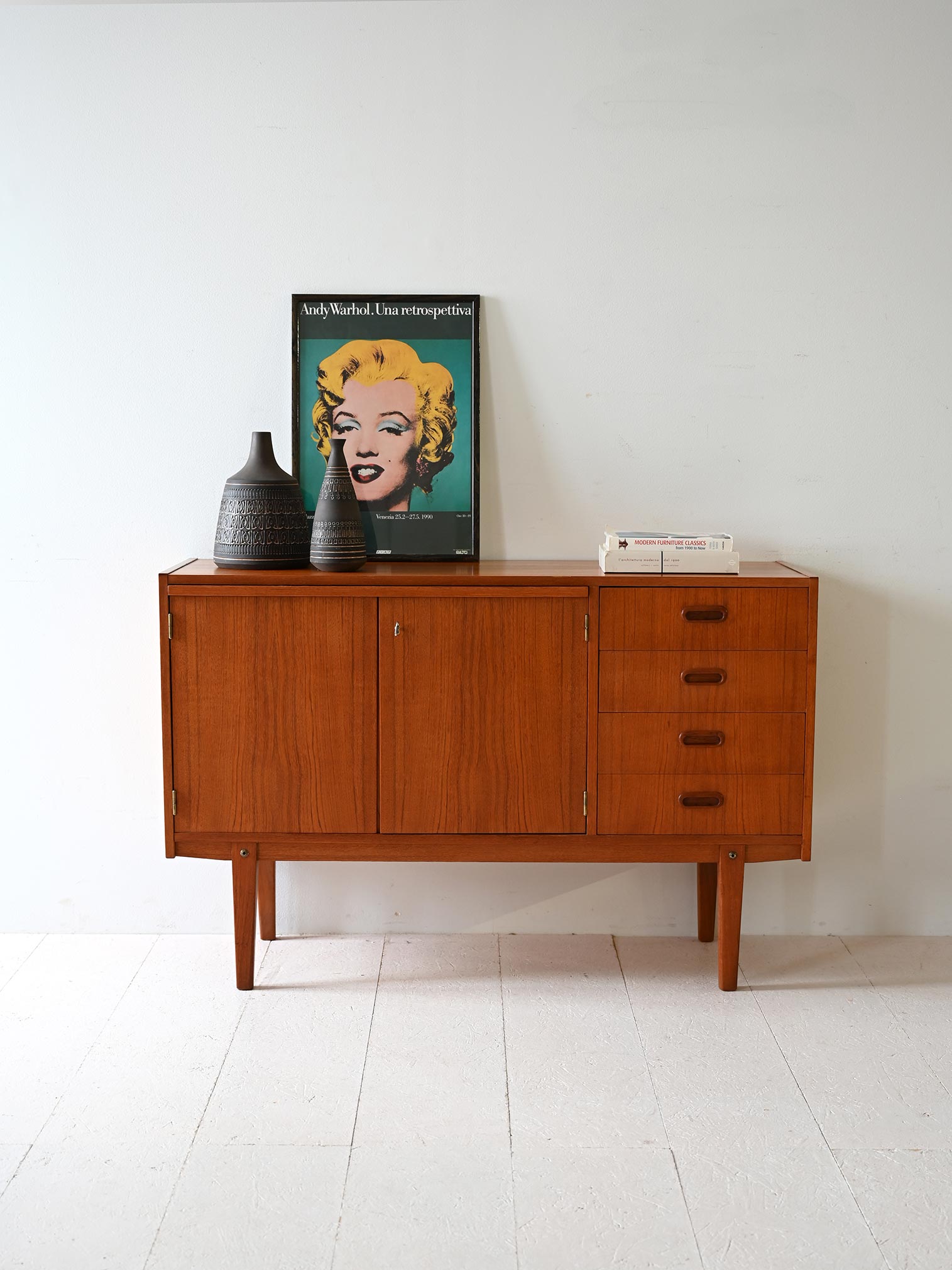 CASAFIKA Facebook ad: Ti affascinano le credenze scandinave dal design essenziale?