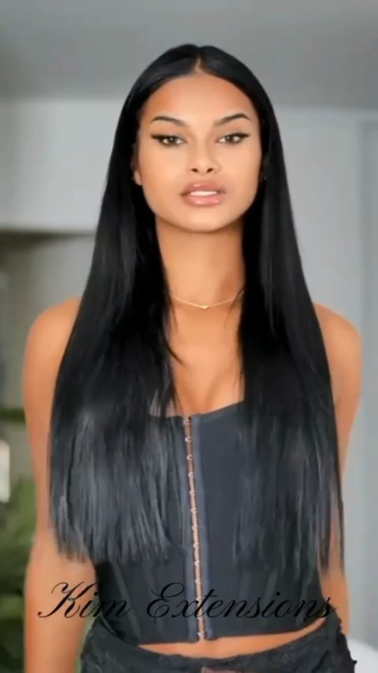 Miroir Facebook ad: Kim Extensions propose 3 types de poses d’extensions