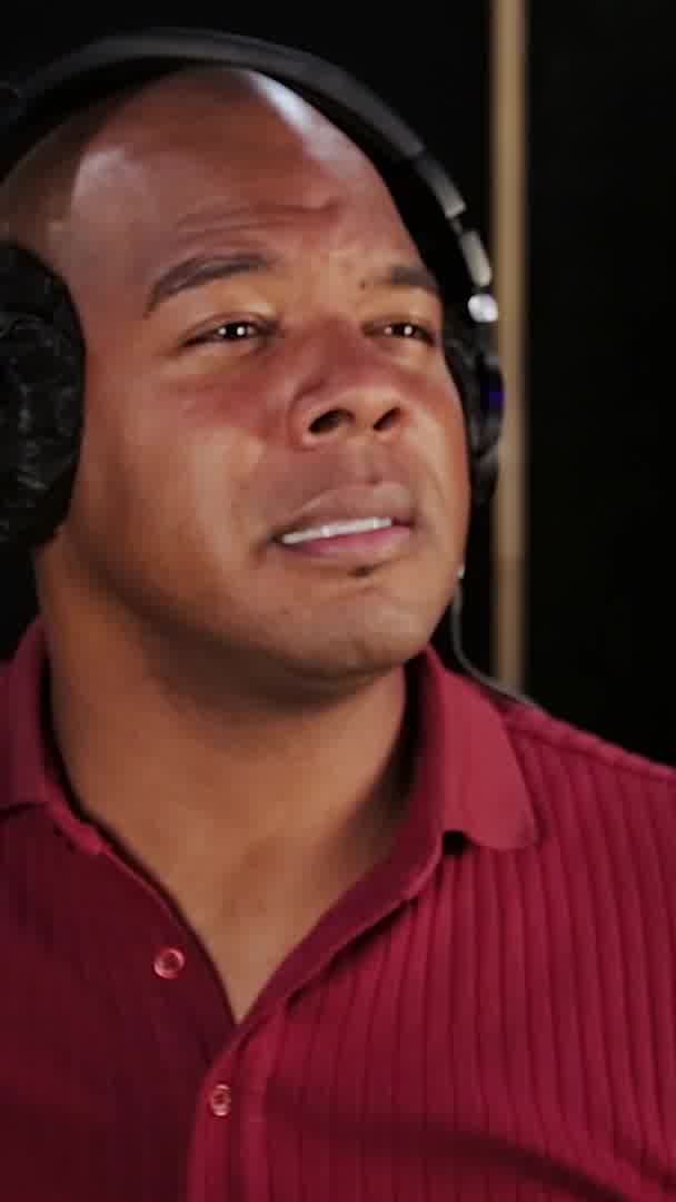 ModernTone Studios Facebook ad: Sing with Emmy Winner Dedrick