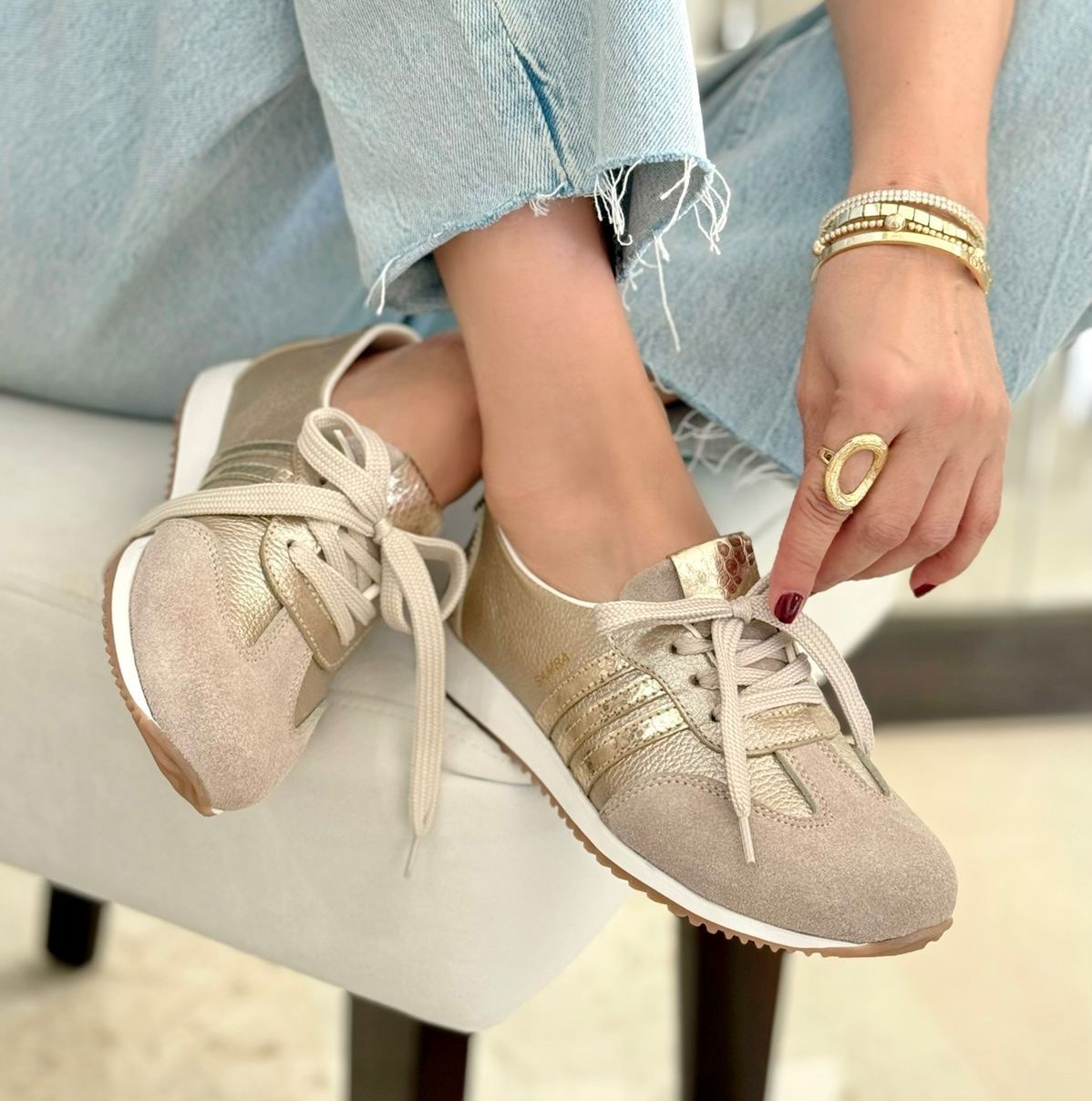 Empoderada Shoes Facebook ad: Nuevo Samba Dorado Cuero legítimo colombiano