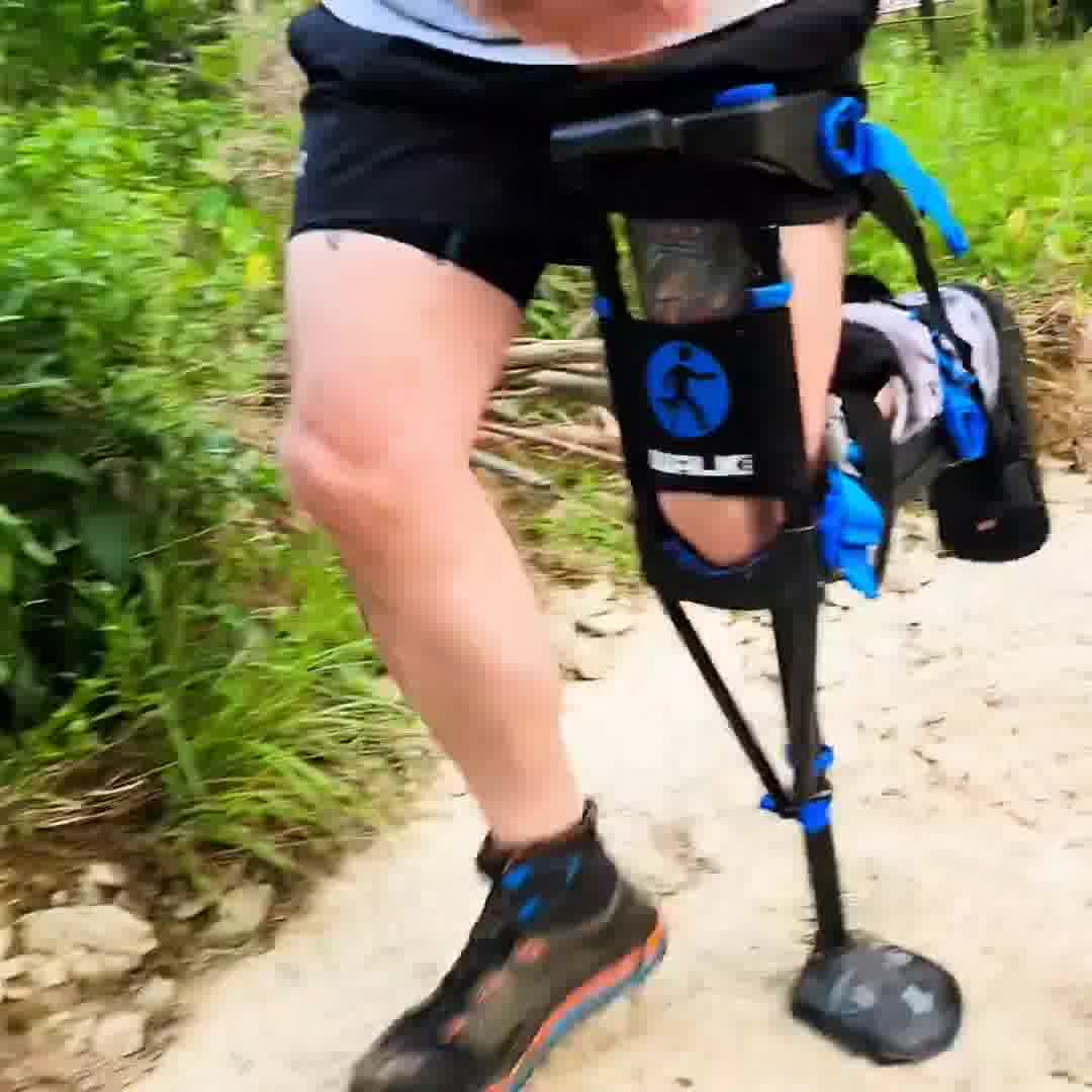 iWALKFree Facebook ad: Hands-Free & Pain-Free