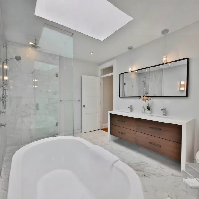 Baths R Us Facebook ad: Real Customer, Real Reviews