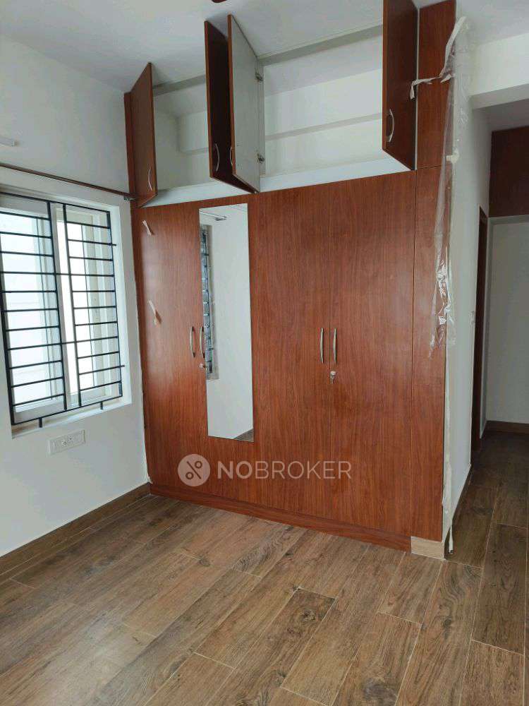 NoBroker.com Facebook ad: Searching for a house to rent?