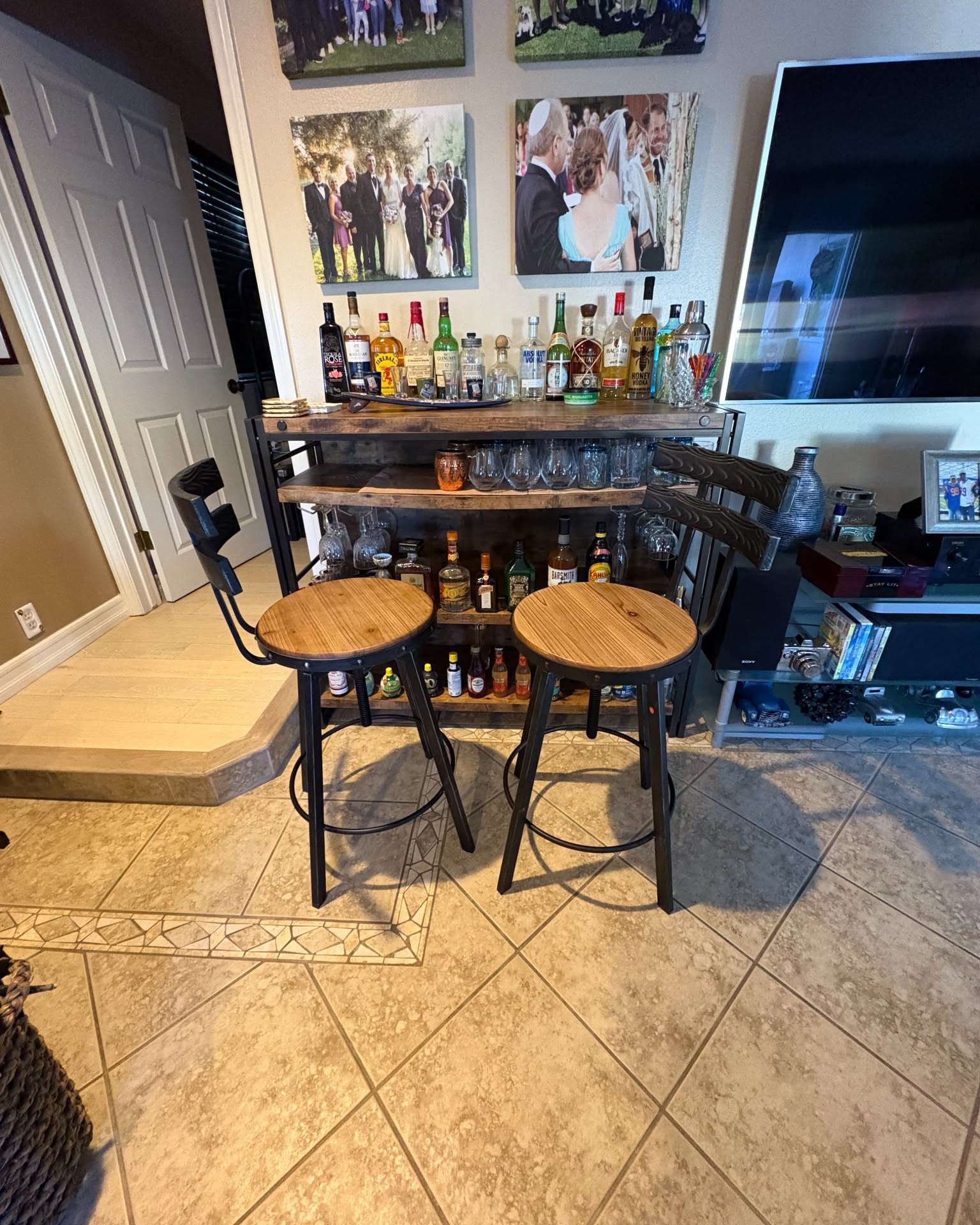 Edward Lerner Facebook ad: Bar and stools
