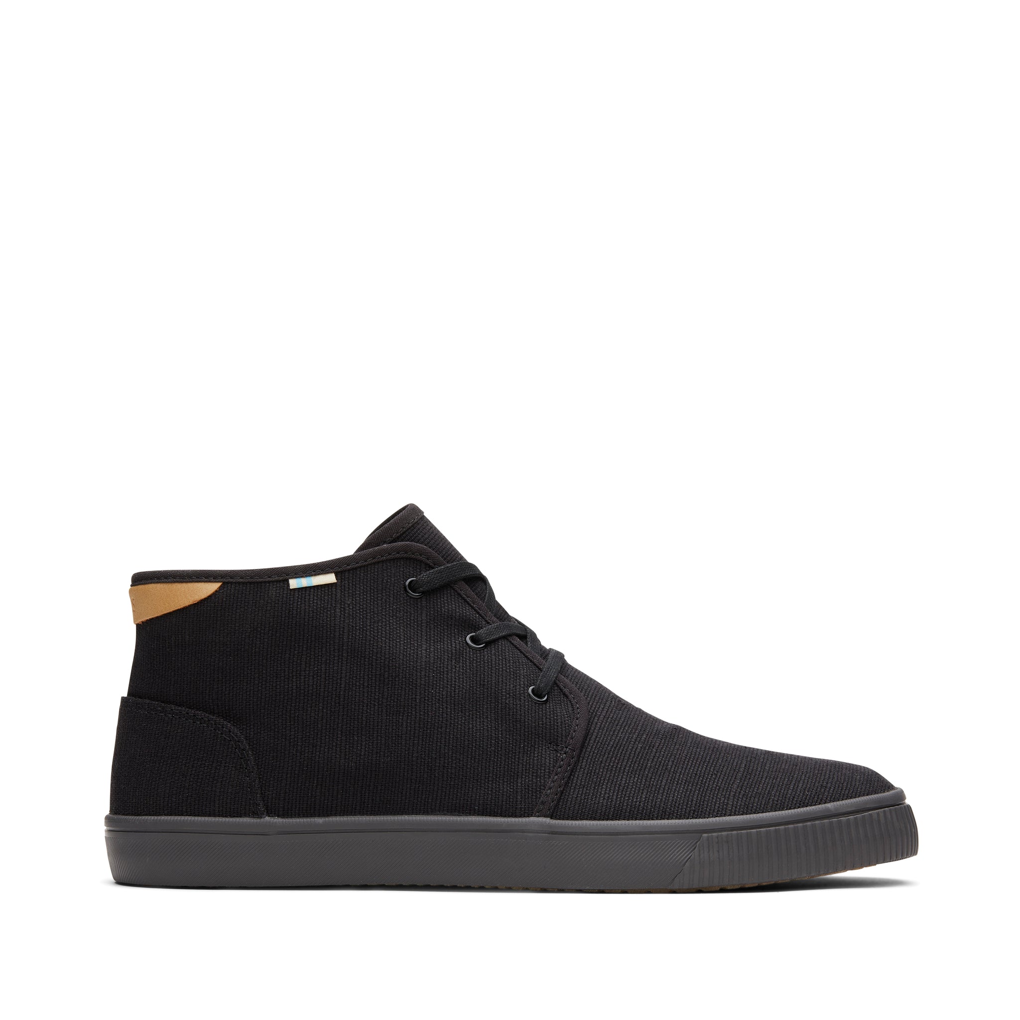 TOMS Facebook ad: The one pair that goes with everything.