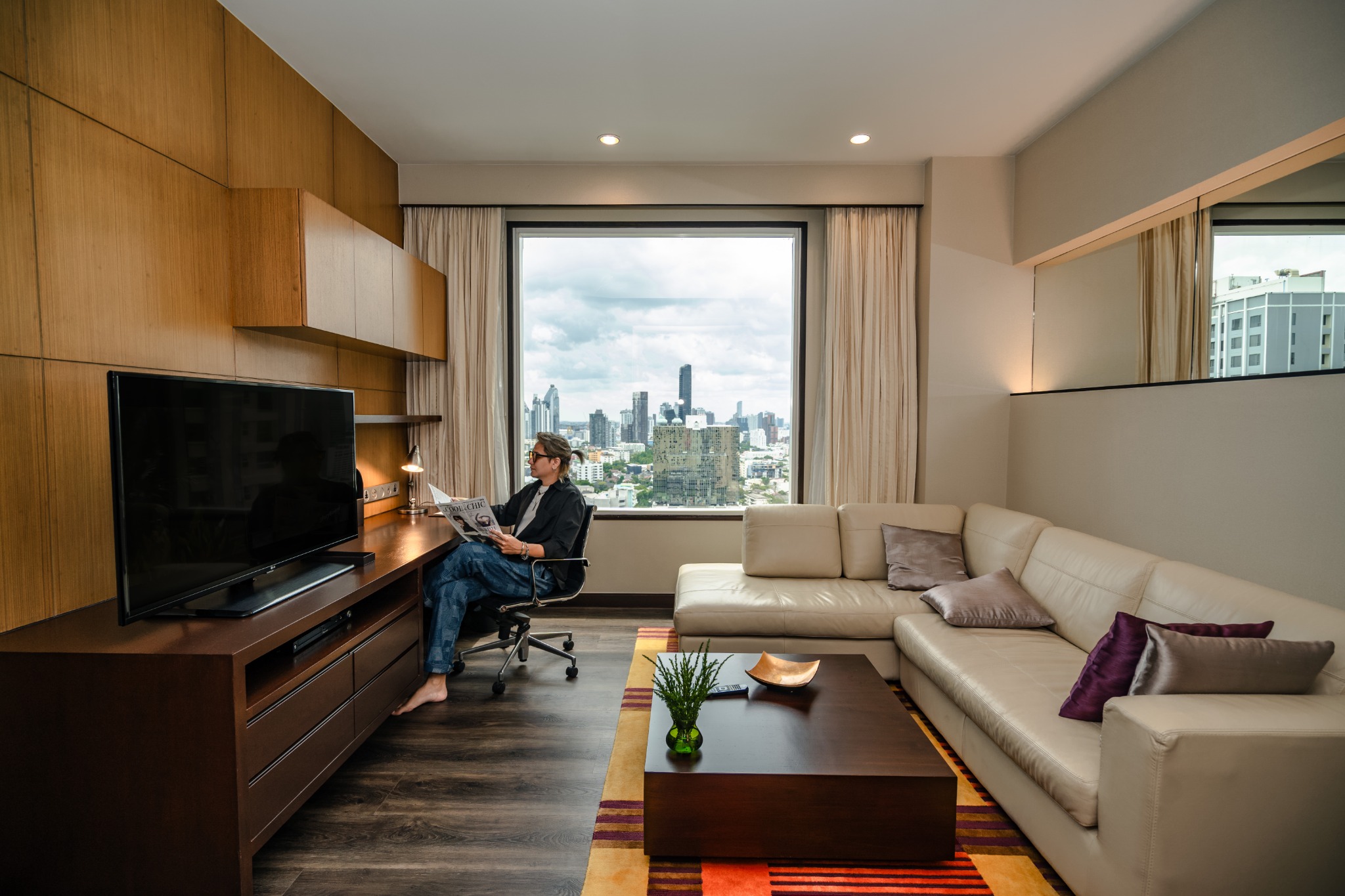 Marriott Executive Apartments Sukhumvit Park, Bangkok Facebook ad: Make Bangkok your home.