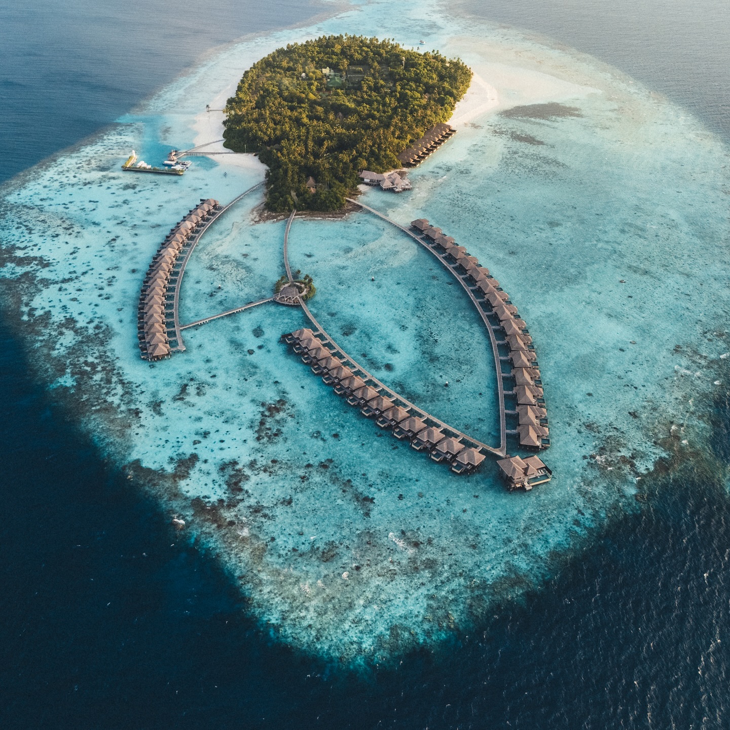 Ayada Maldives Facebook ad: Exclusive Upgrade
