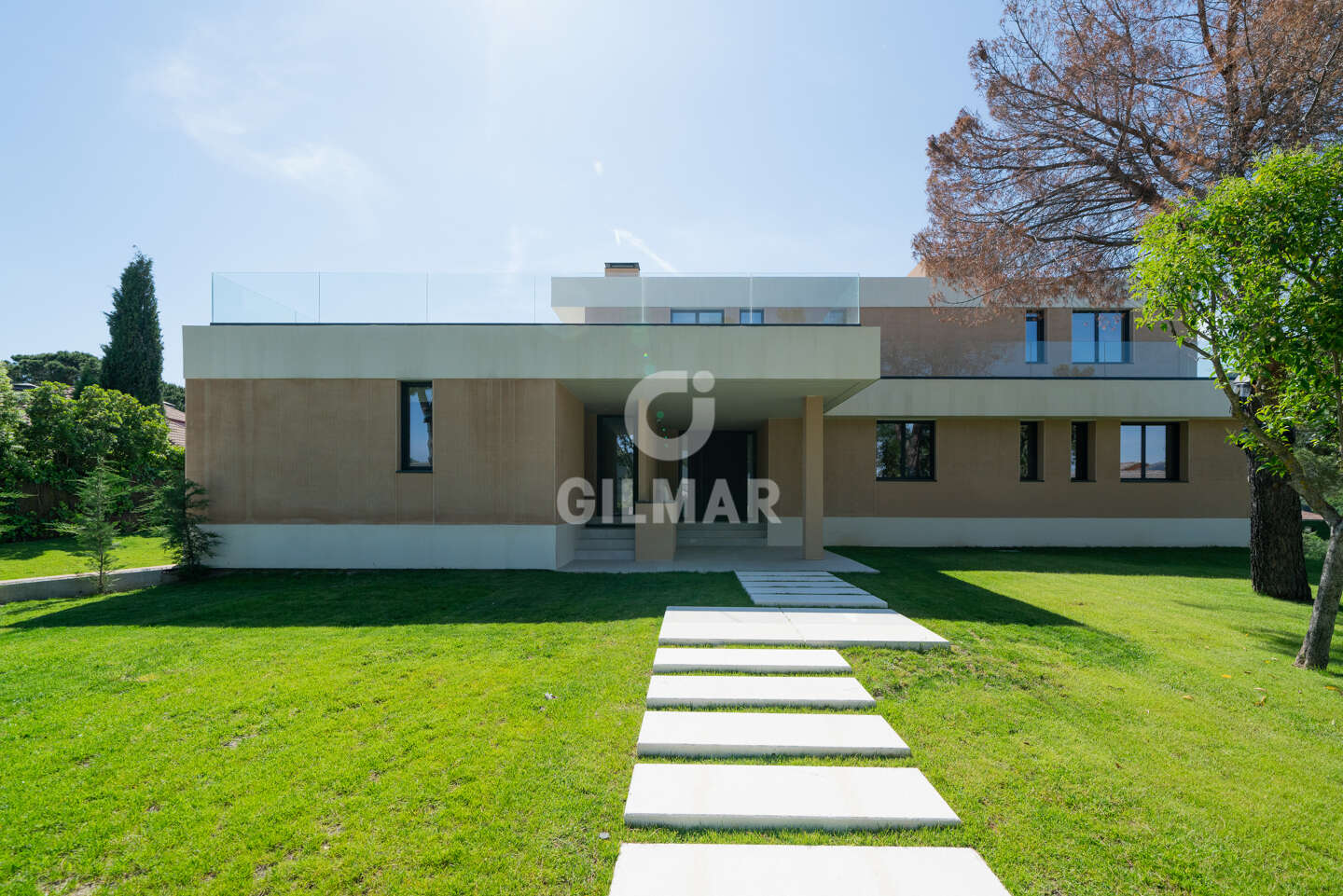 Gilmar Consulting Inmobiliario Facebook ad: ¡Tu casa ideal aún te está esperando!