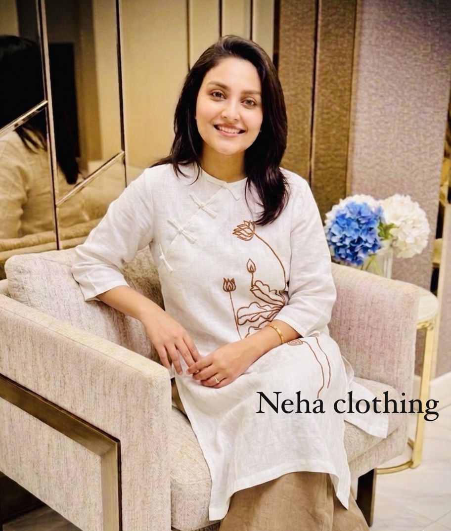 Neහා Clothing Facebook ad