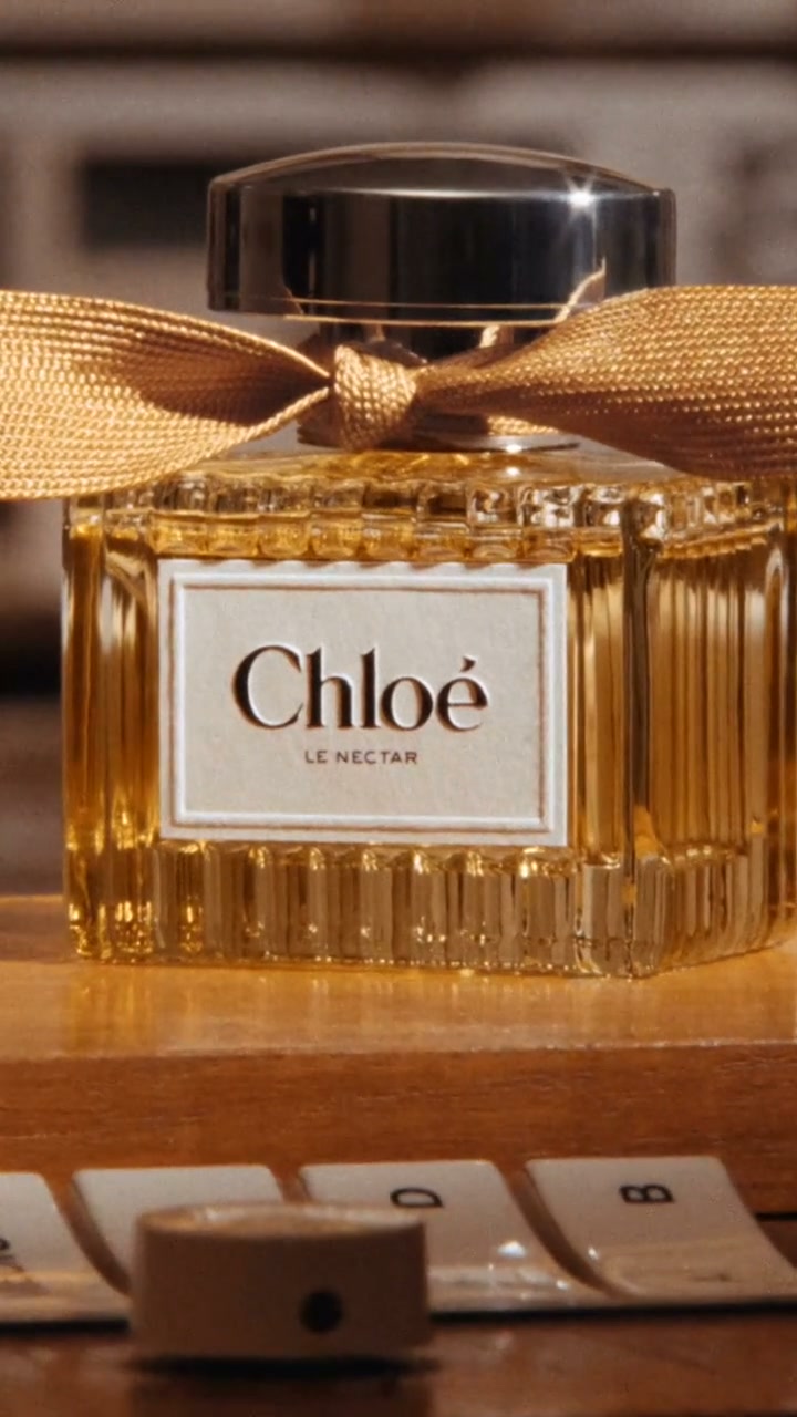 Chloé Facebook ad: Chloe Le Nectar