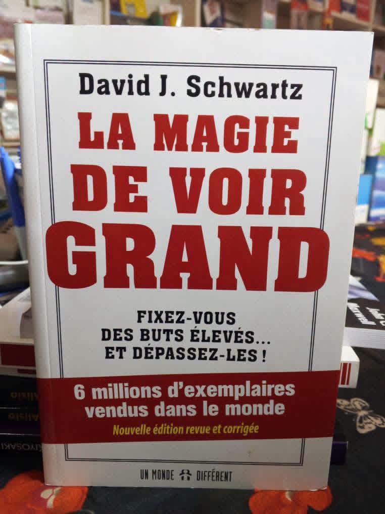 Librairie Eco Book Line Facebook ad: Et si votre prochaine lecture devenait le début…
