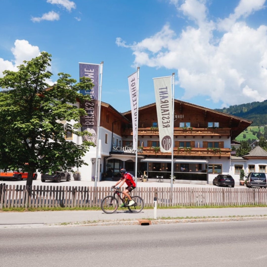 Schützenhof Flachau Facebook ad: Actieve vakantie in de Alpen