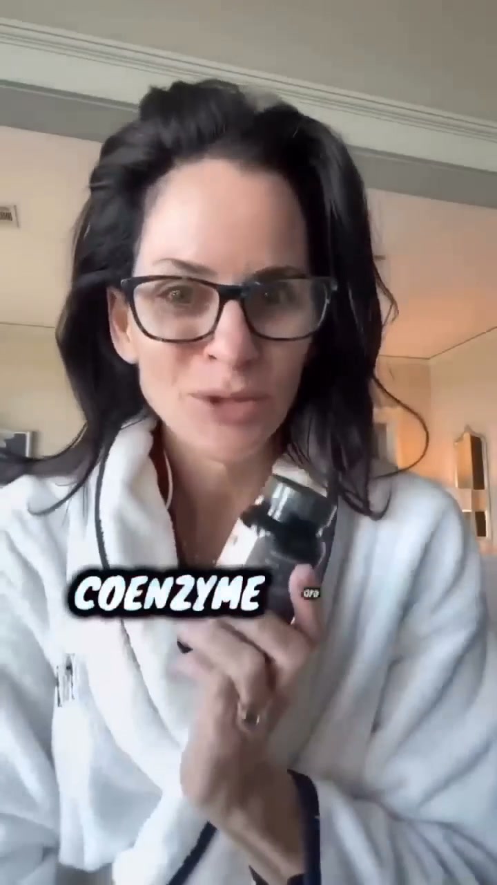 The Pause Life by Dr. Mary Claire Haver Facebook ad: This is NOT A Multivitamin