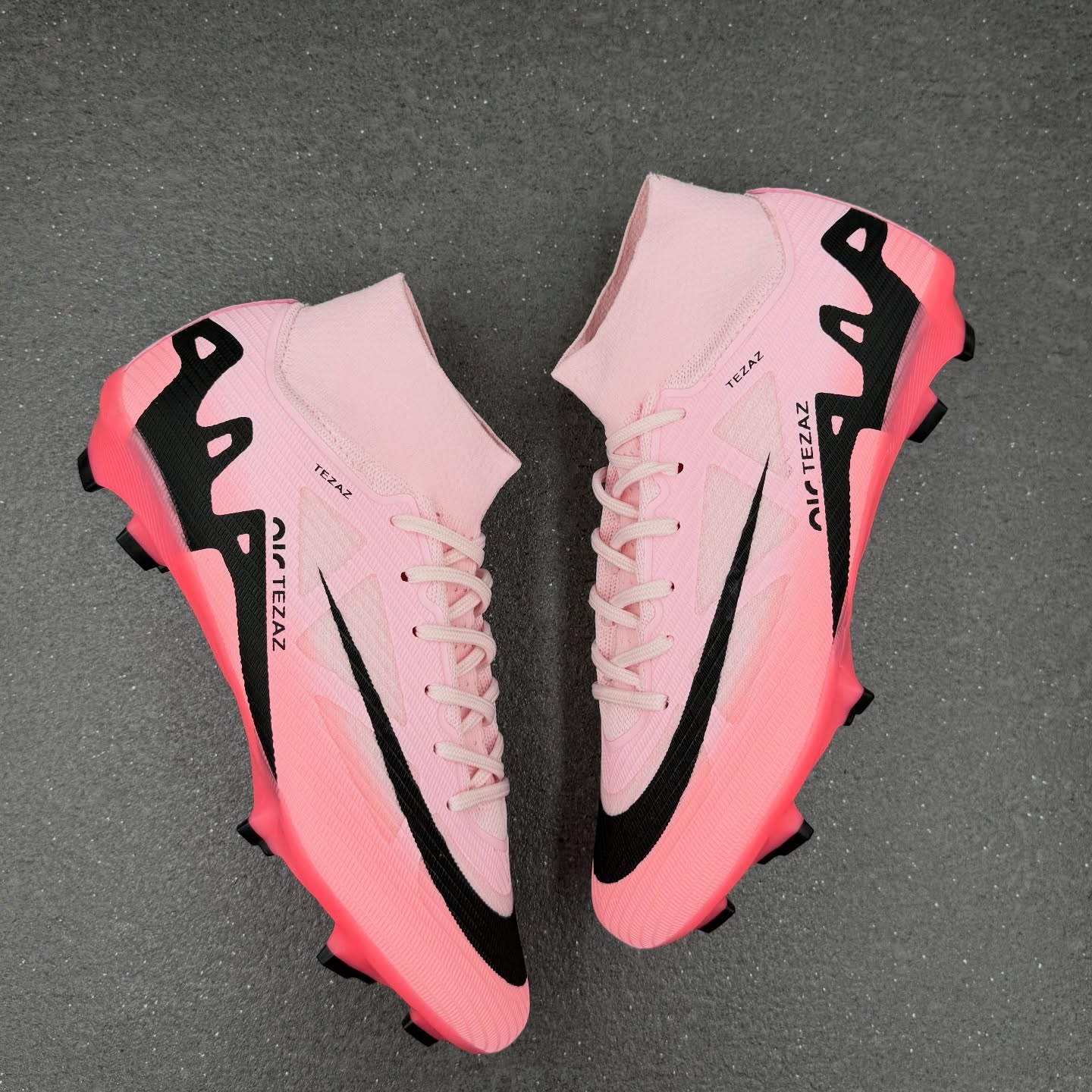 steps.kicks Facebook ad: BLACK FRIDAY 24.99€