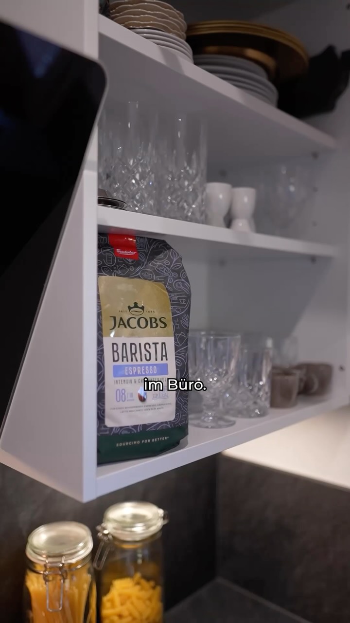 Jacobs Facebook ad: Mein Kopf um 6:43 Uhr