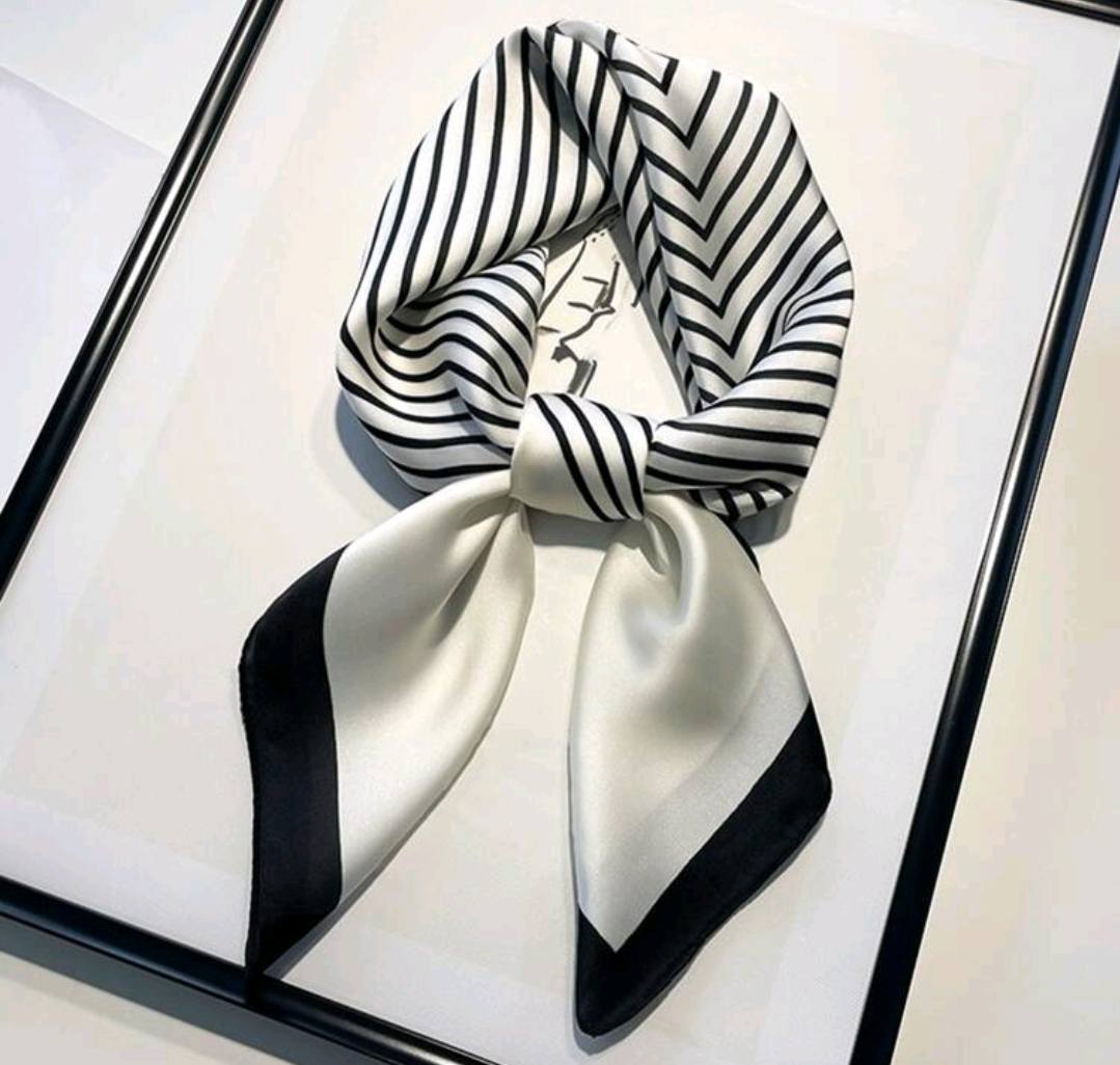 Festiv'All Facebook ad: CARRÉS DE FOULARD HOMMES & FEMMES