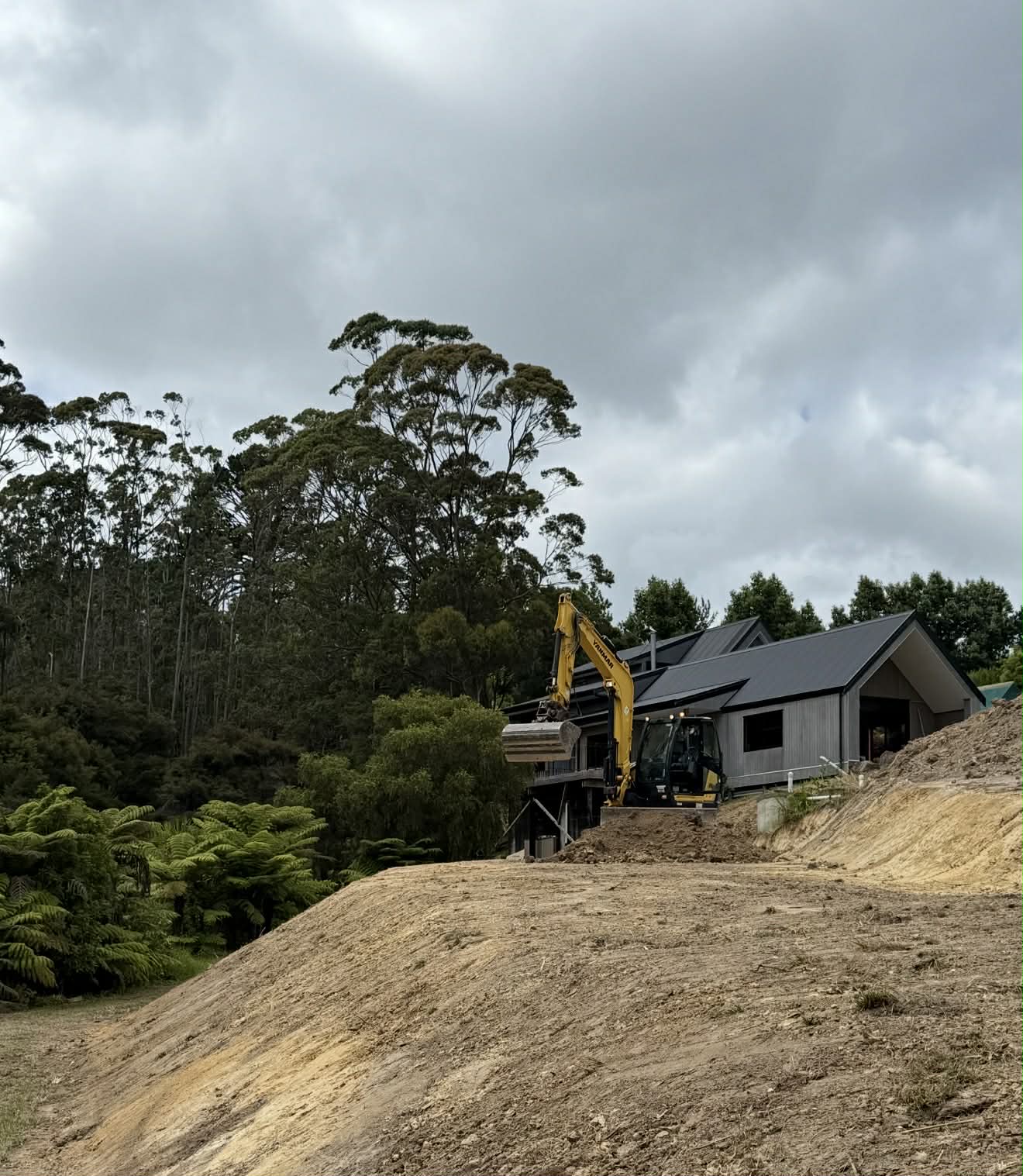 Groundbreak Earthworks Facebook ad: LEVEL YOUR LAND FOR FREE