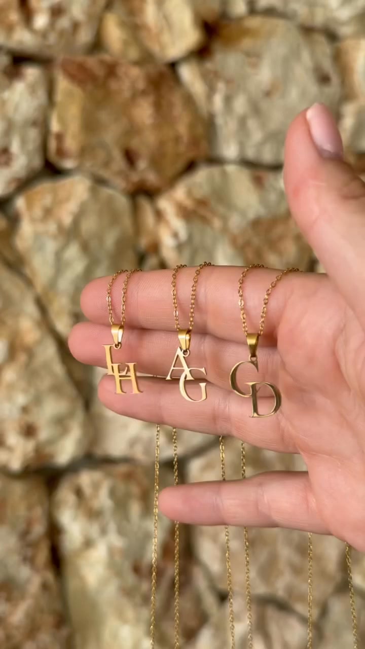 Personalized Jewelry Facebook ad: ¡Oferta especial: -50% solo hoy!