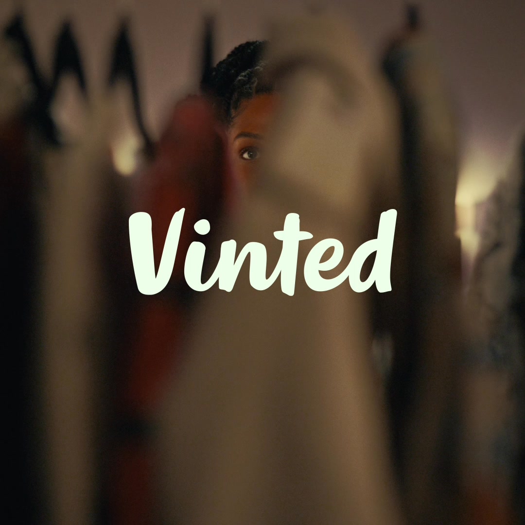 Vinted Facebook ad: Clear your space, earn extra cash
