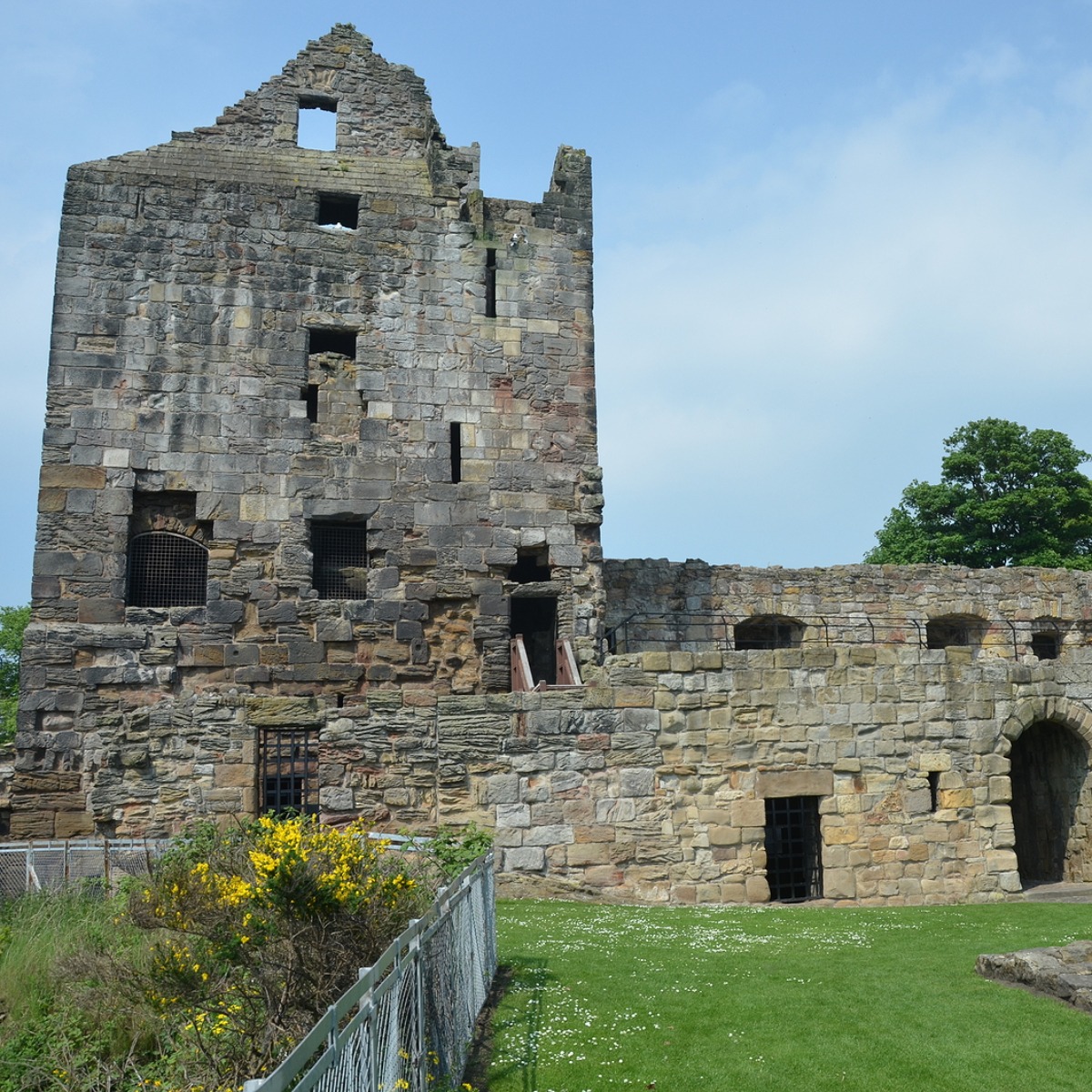 Your Local Financial Advice Facebook ad: Free Pension Consultation in Kirkcaldy & Surrounding KY…