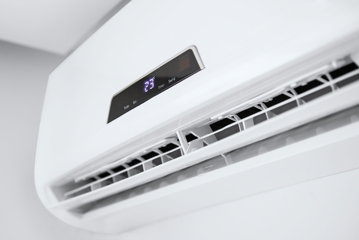 South East Queensland Air conditioning and Refrigeration Facebook ad: Aircondtioning Service, Repair, Install