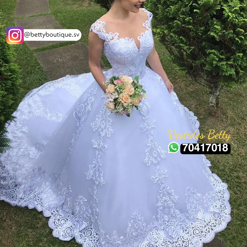 Betty Boutique Novias Facebook ad: Vestidos de novia hechos a la medida, confeccionados…
