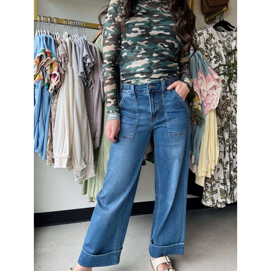 White Giraffe Boutique Facebook ad: Hey love, we think you’ll like these