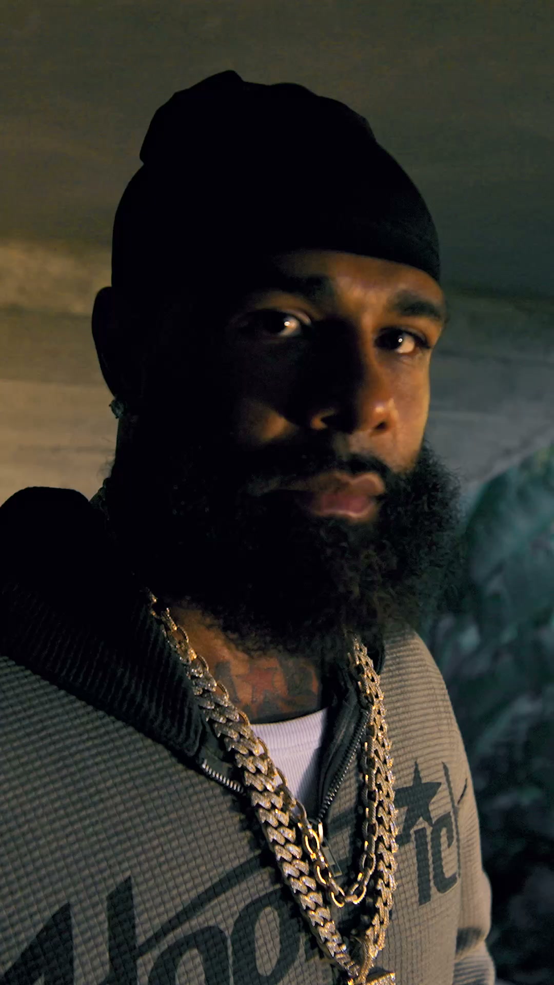 Hoodrich Facebook ad: SHOP THE LOOKS