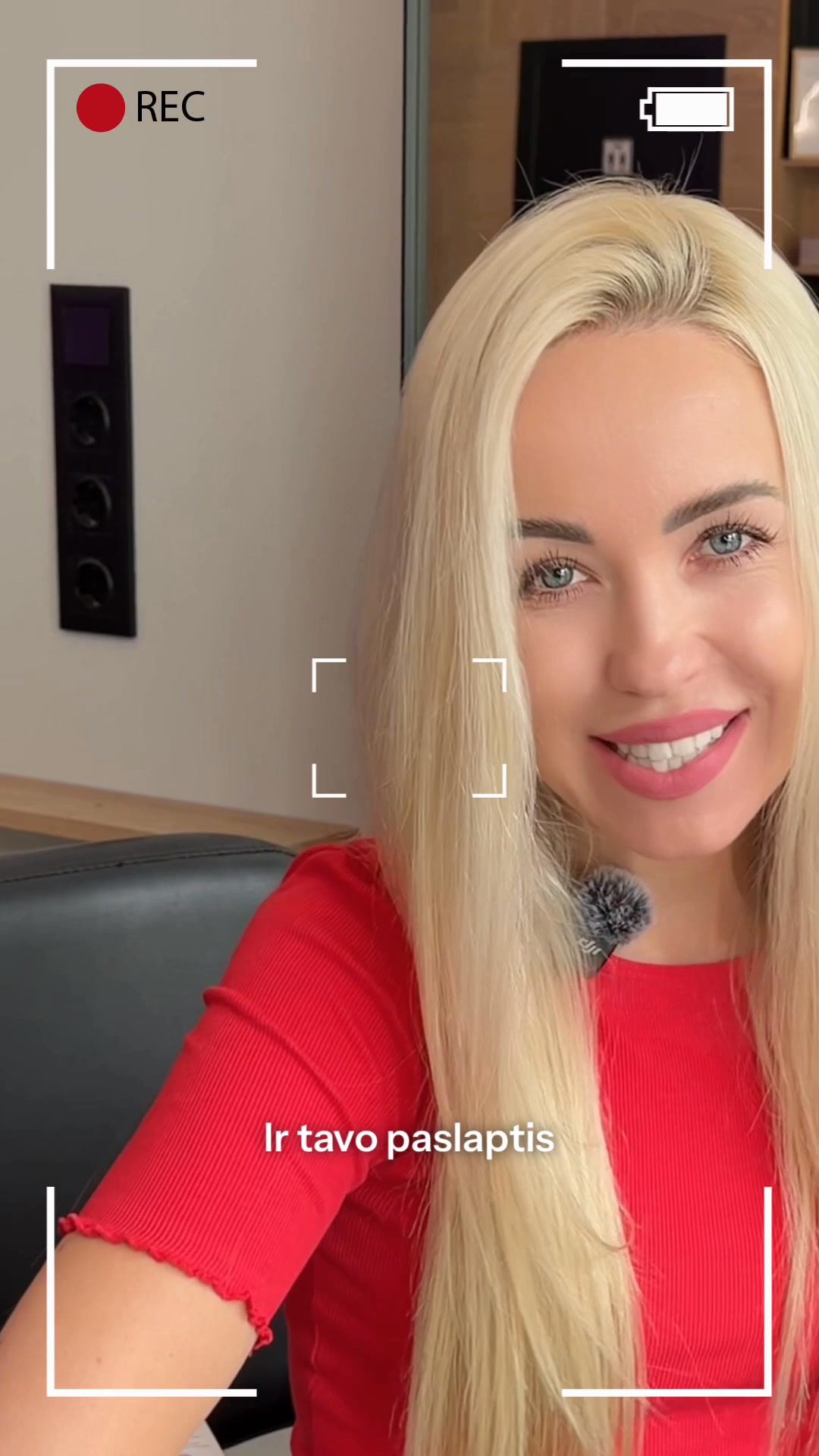 Hairsera Facebook ad: -50% INVEO blakstienų serumams + DOVANA