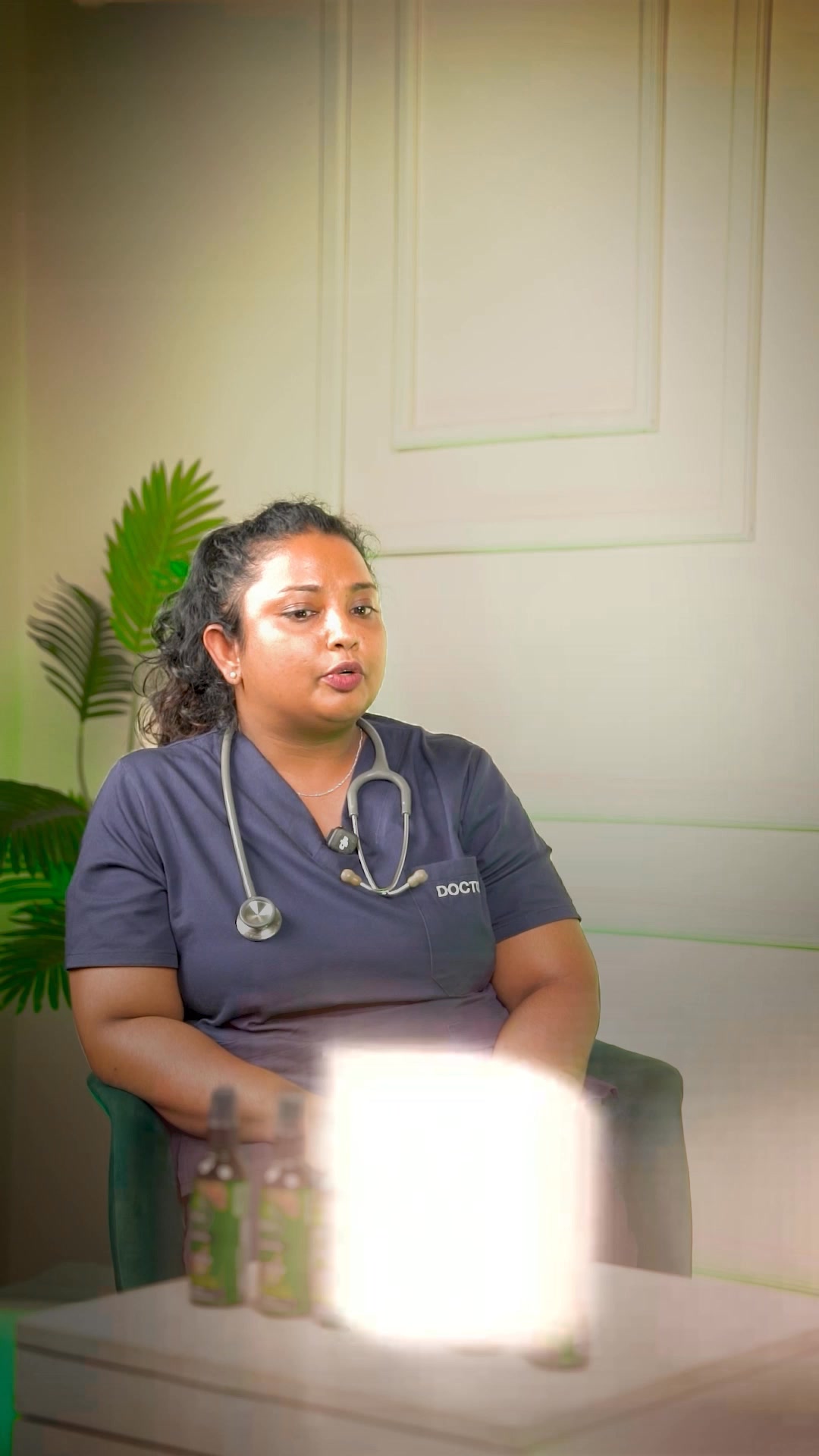 Sinharaja Ceylon Herbal Pvt.Ltd Facebook ad: සුදු කෙස් වලටයි යන කෙස් වලටයි සමු දෙන්න Original එකම ගන්න
