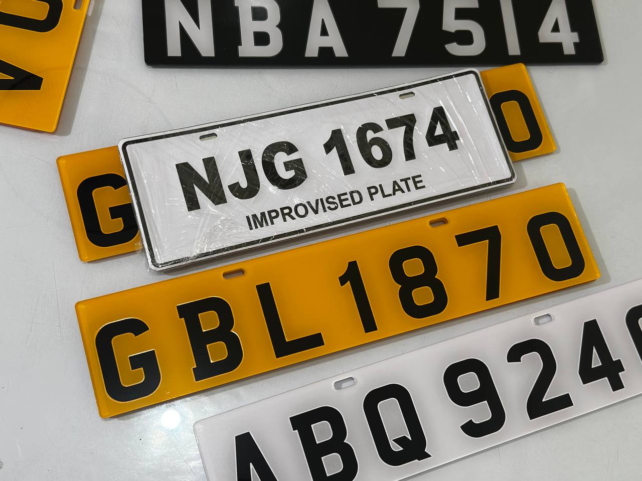 Acrylic Plate MNL Facebook ad: SAMEDAY PROCESS SAMEDAY DELIVERY NO ADD FEES.