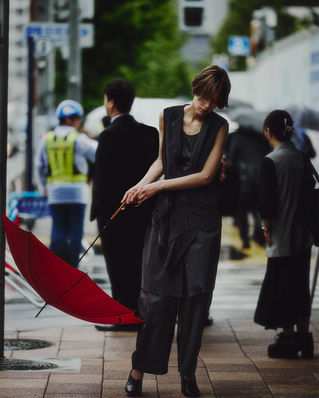mizuiro ind Mother's Industry Facebook ad: Mizuiro ind journal vol.025 Between Showers