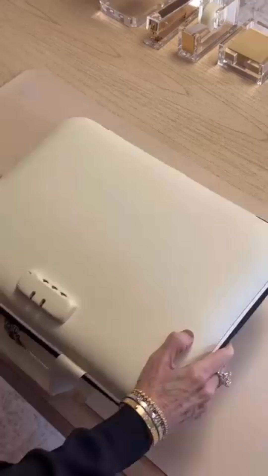 Afrleonke01 Facebook ad: One of the smartest things you can own-this…