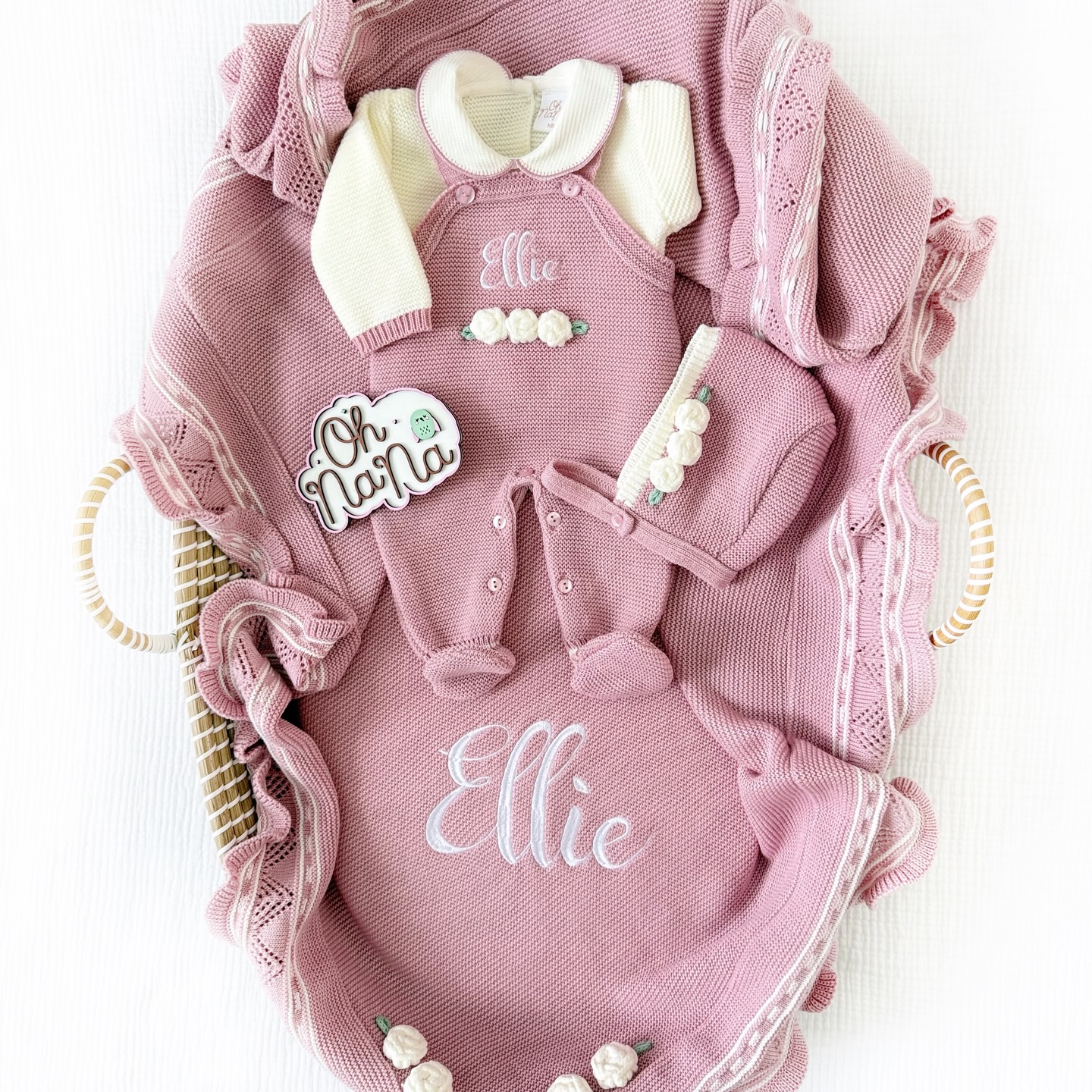 Oh NaNa Facebook ad: Coming Home Outfit + Personalized Blanket
