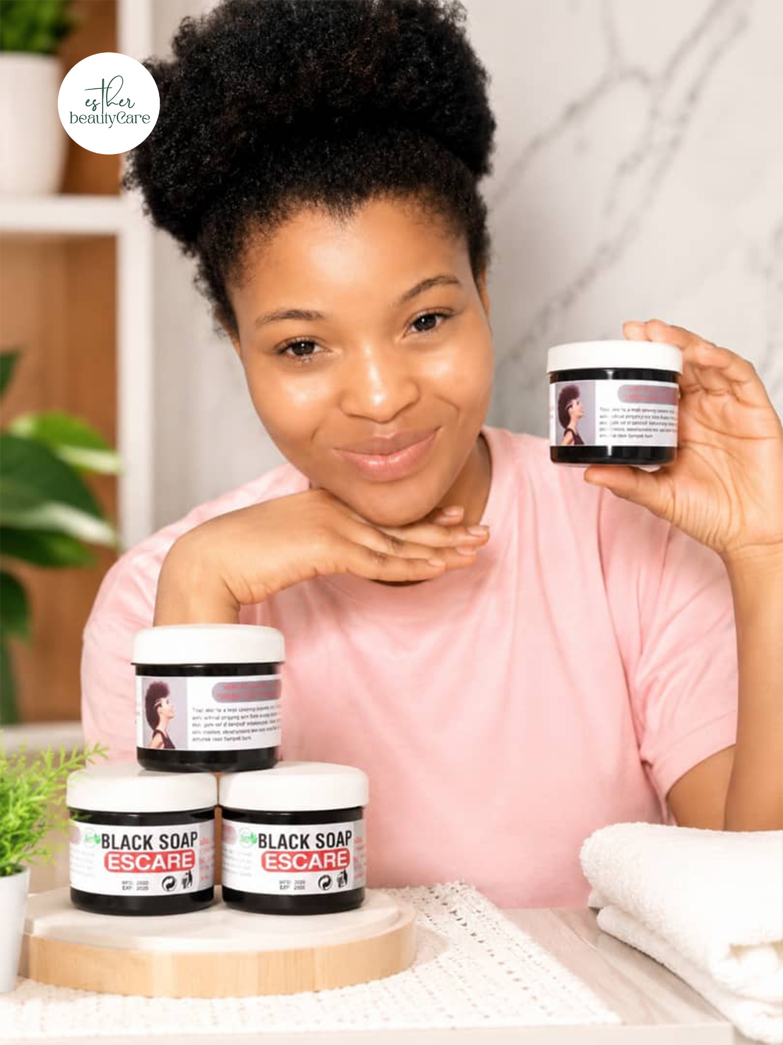 Esther skin care Facebook ad: Discuter avec nous