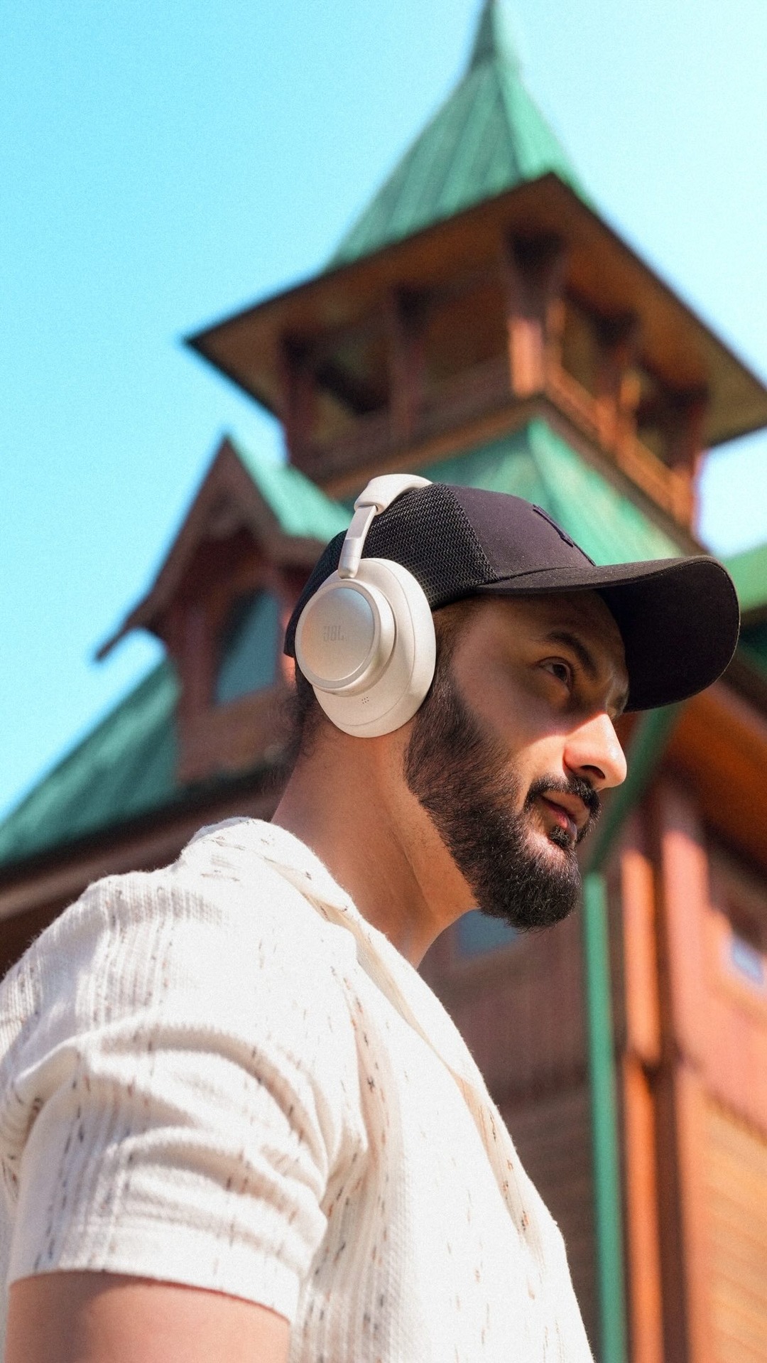 JBL Facebook ad: It’s never about where you are.