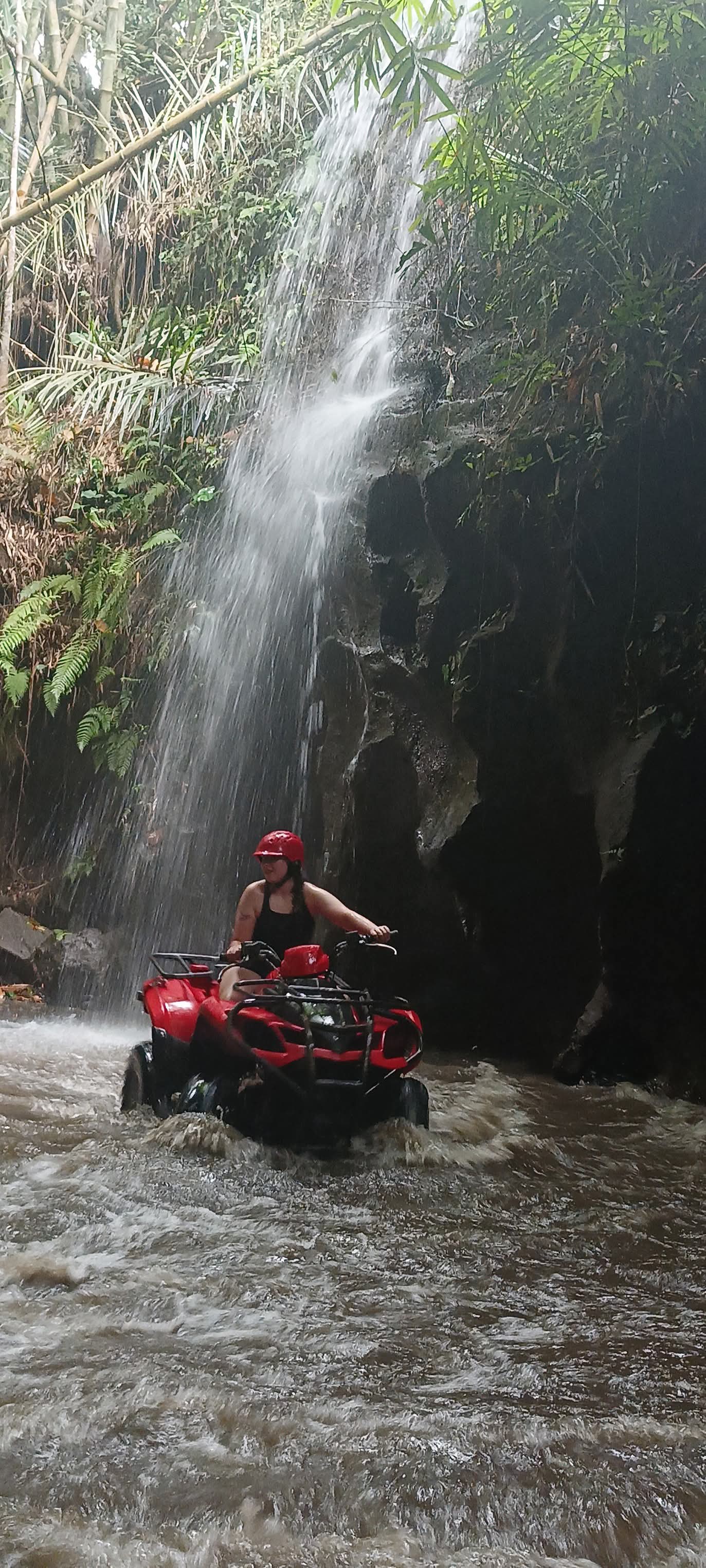 Bali Tour Driver Facebook ad: ๐๐๐ฆ๐ง ๐๐๐ฉ๐๐ก๐ง๐จ๐ฅ๐ ๐ฃ๐๐๐๐๐๐