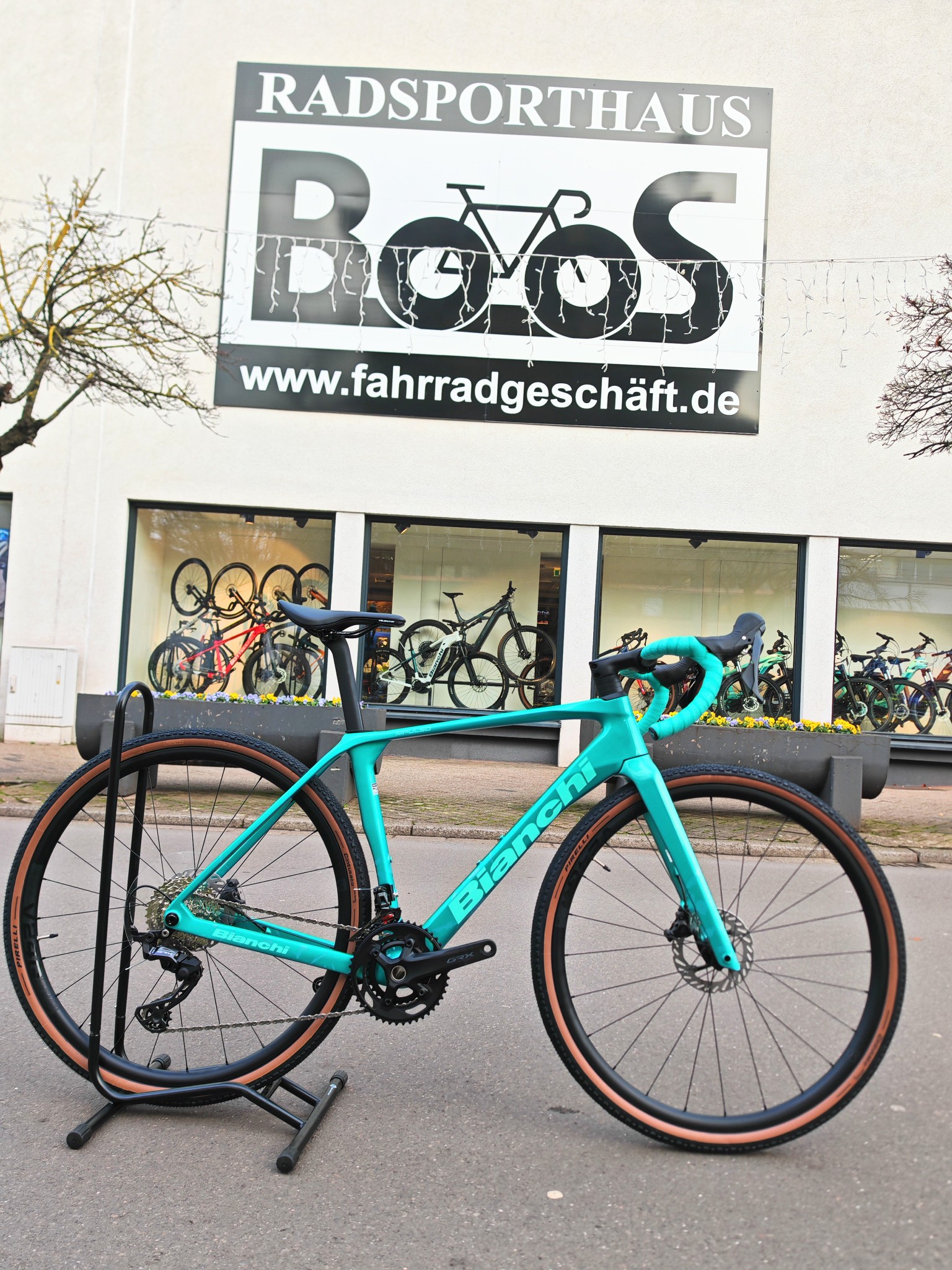 Radsporthaus Boos Fahrradgeschäft Facebook ad: Bei uns ist es sofort verfügbar!