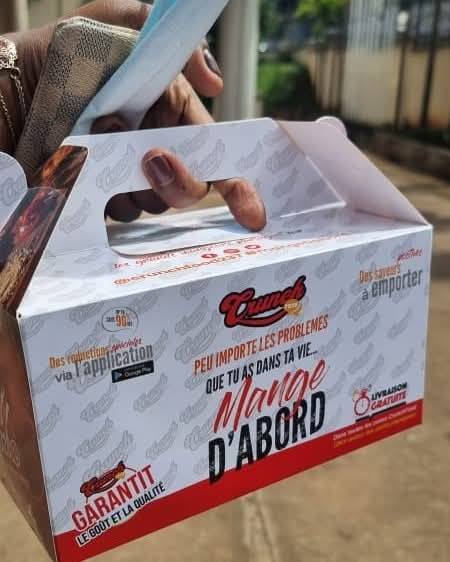 Crunch Food Facebook ad: Commande ton Poulet Crunch et fais-toi livrer partout…