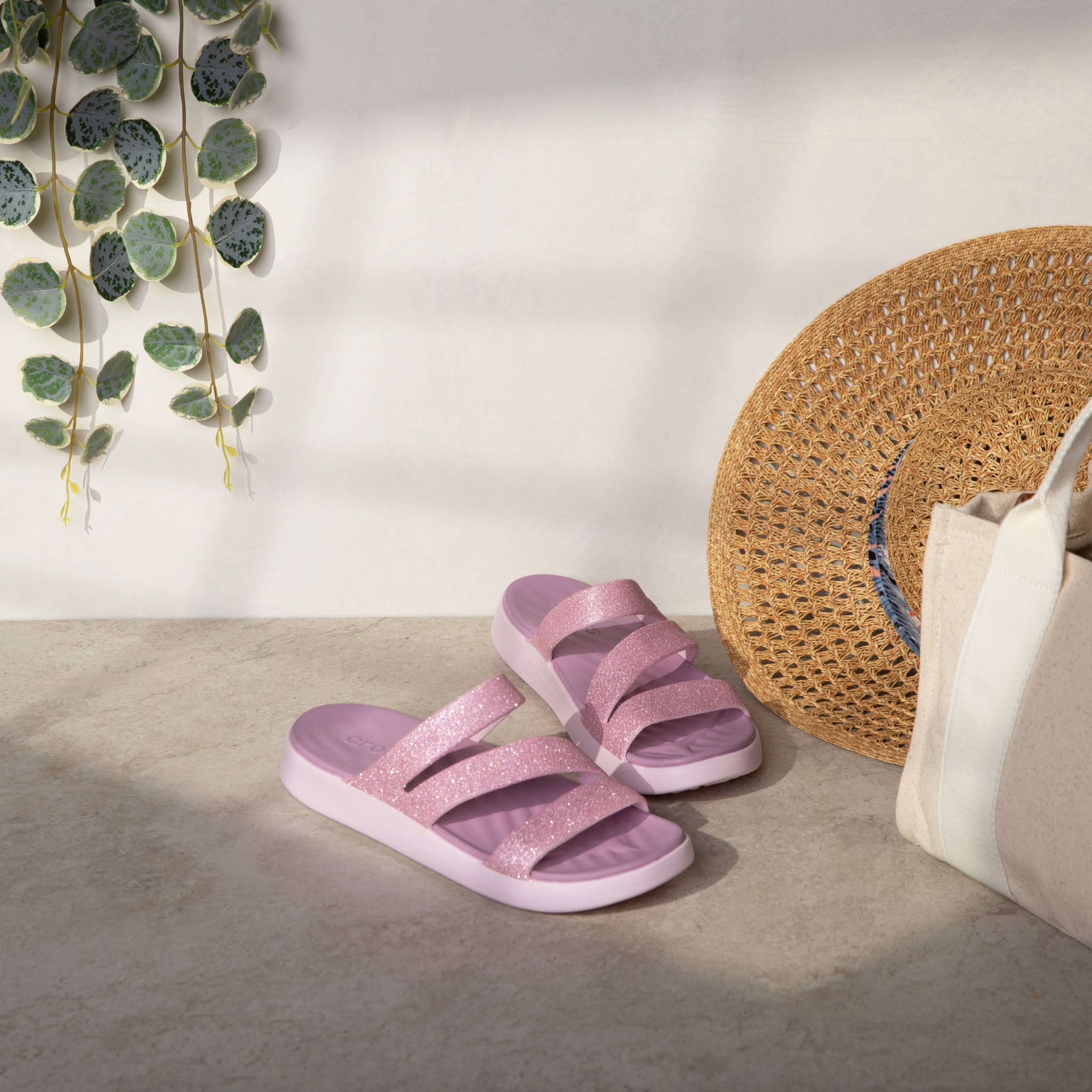 Crocs Facebook ad