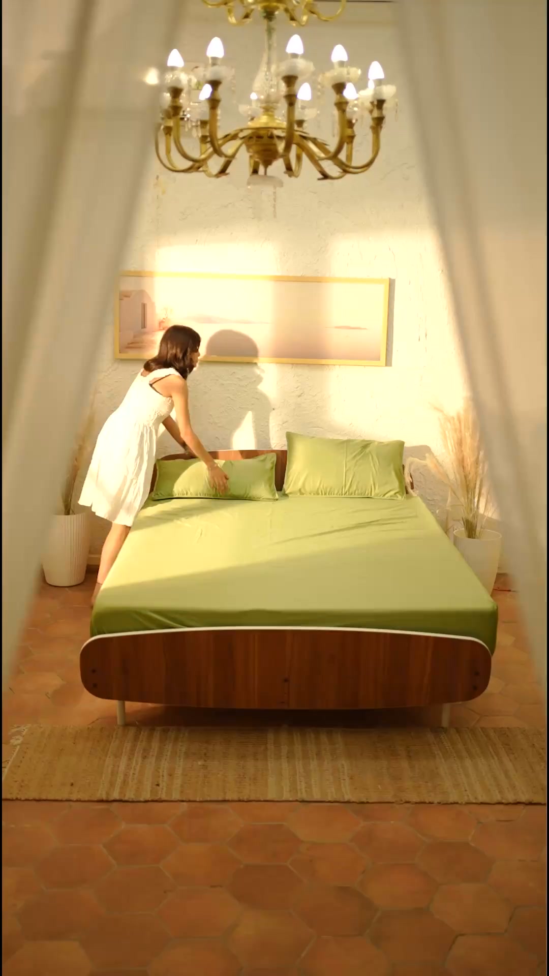 Zarf Studios Facebook ad: Viral Celeb-Approved Cooling Sheets