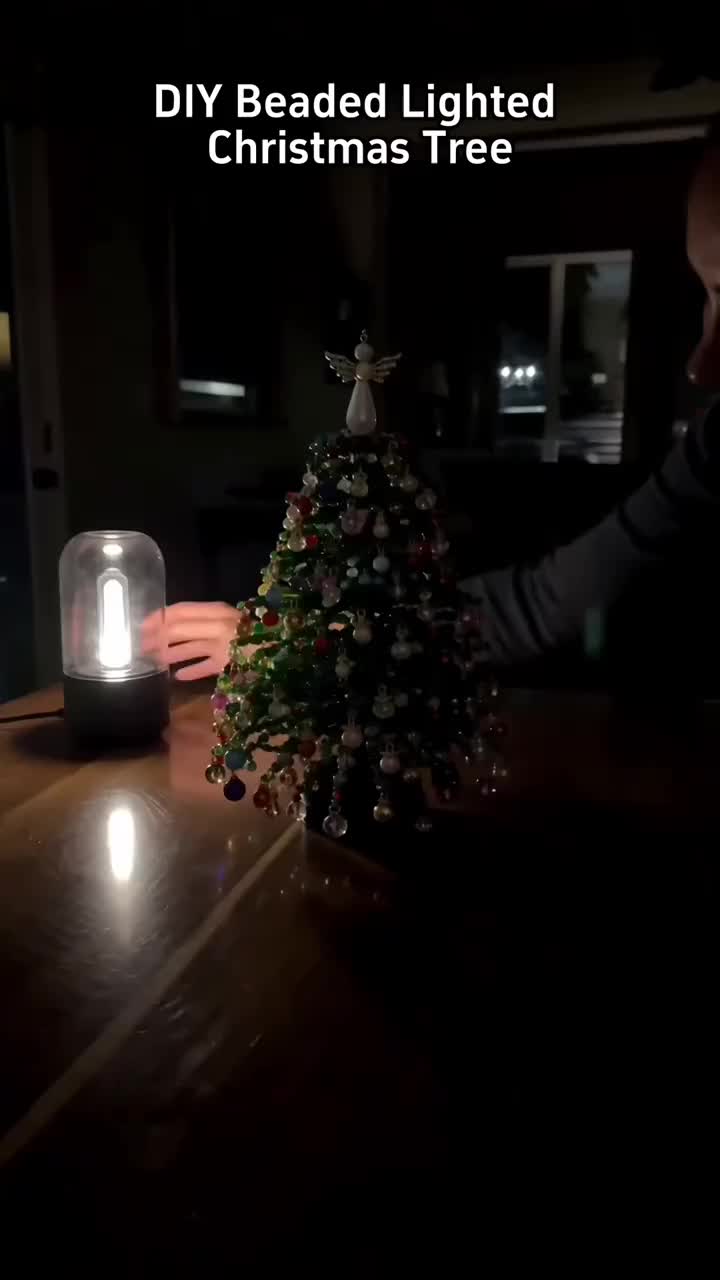 Cozyfolk Facebook ad: Tiny tree, maximum Christmas sparkle.