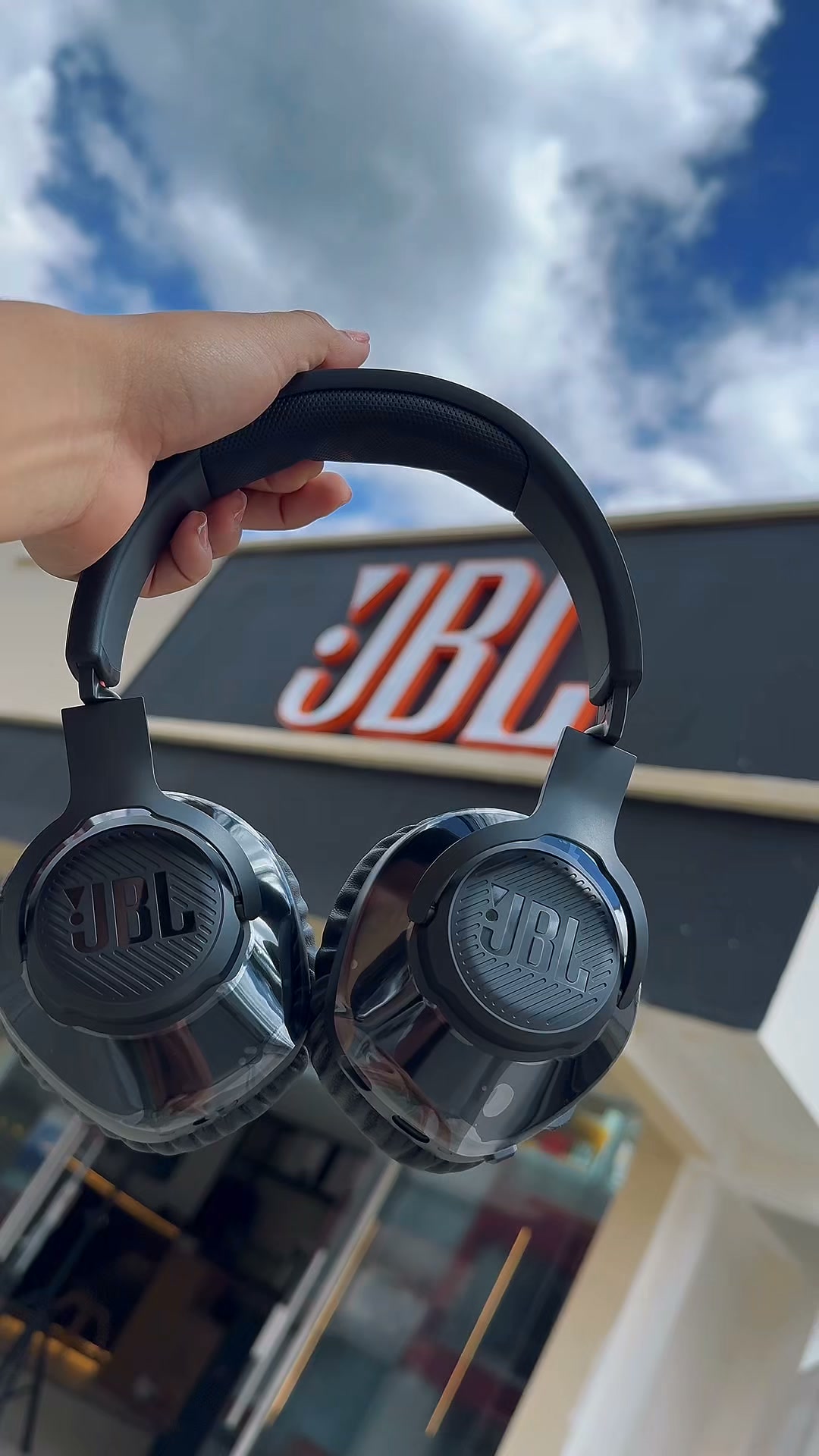 Calidad Total Facebook ad: Diademas JBL Bluetooth